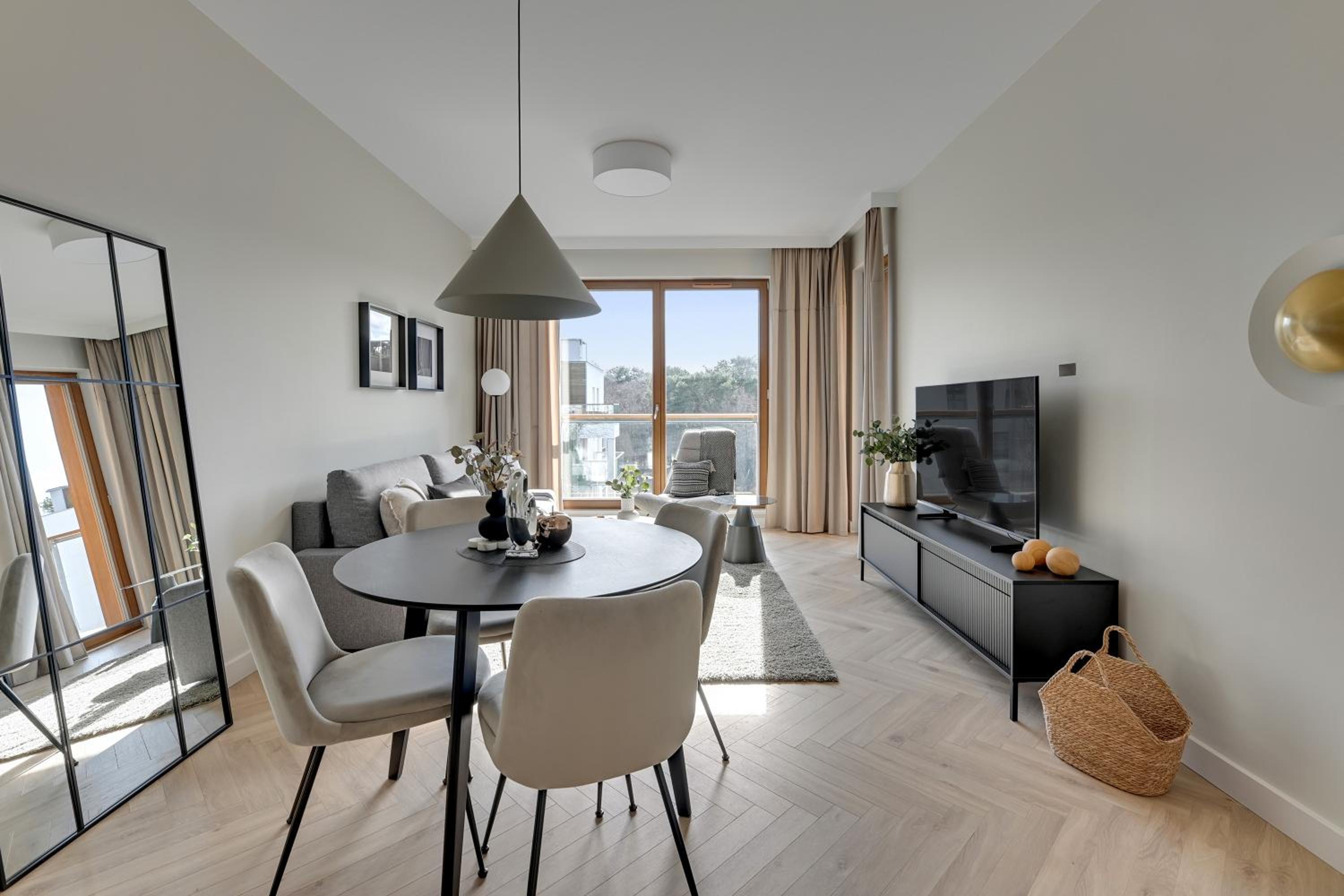 Nadmorski Dwór 800m od Plaży by Downtown Apartments