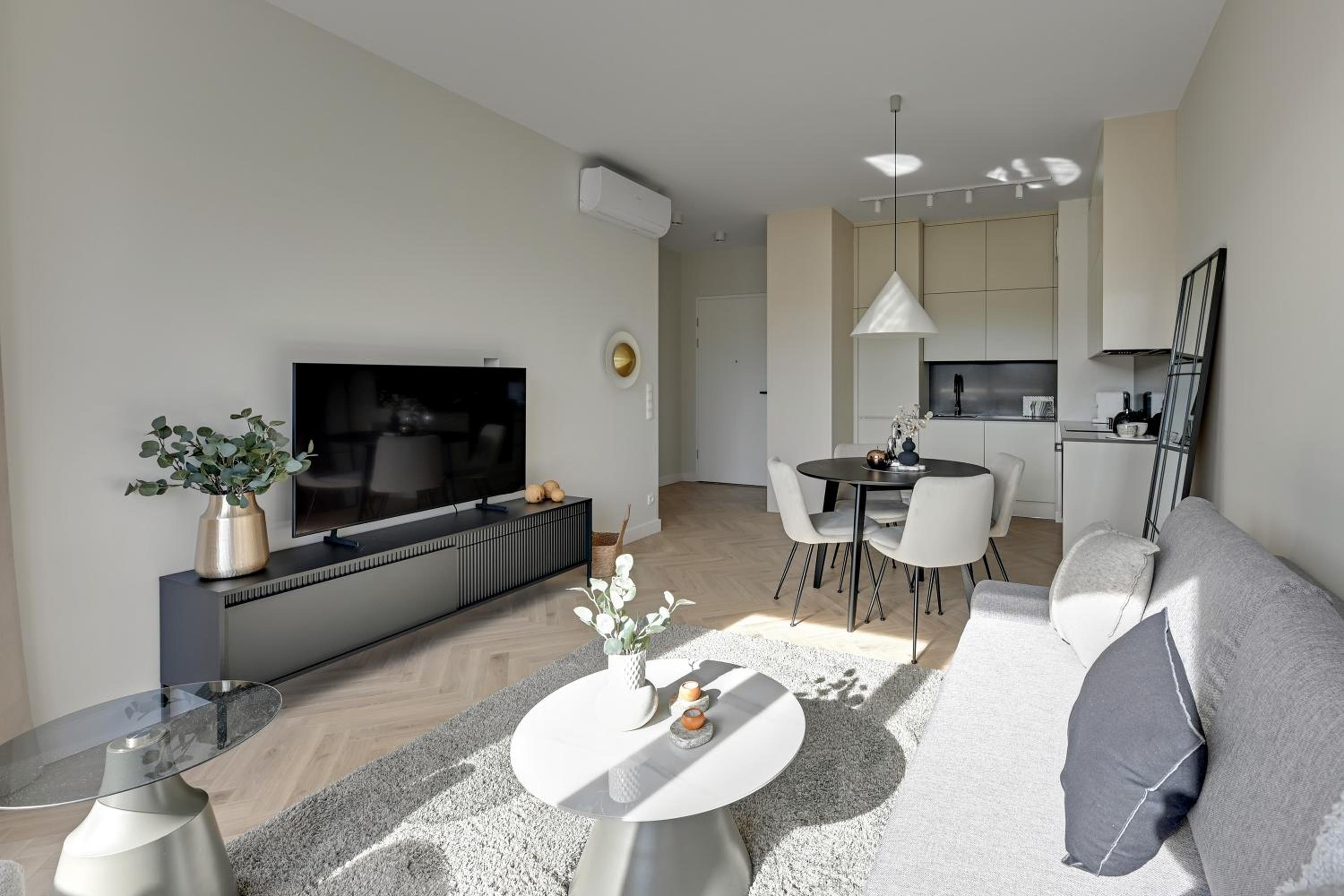 Nadmorski Dwór 800m od Plaży by Downtown Apartments