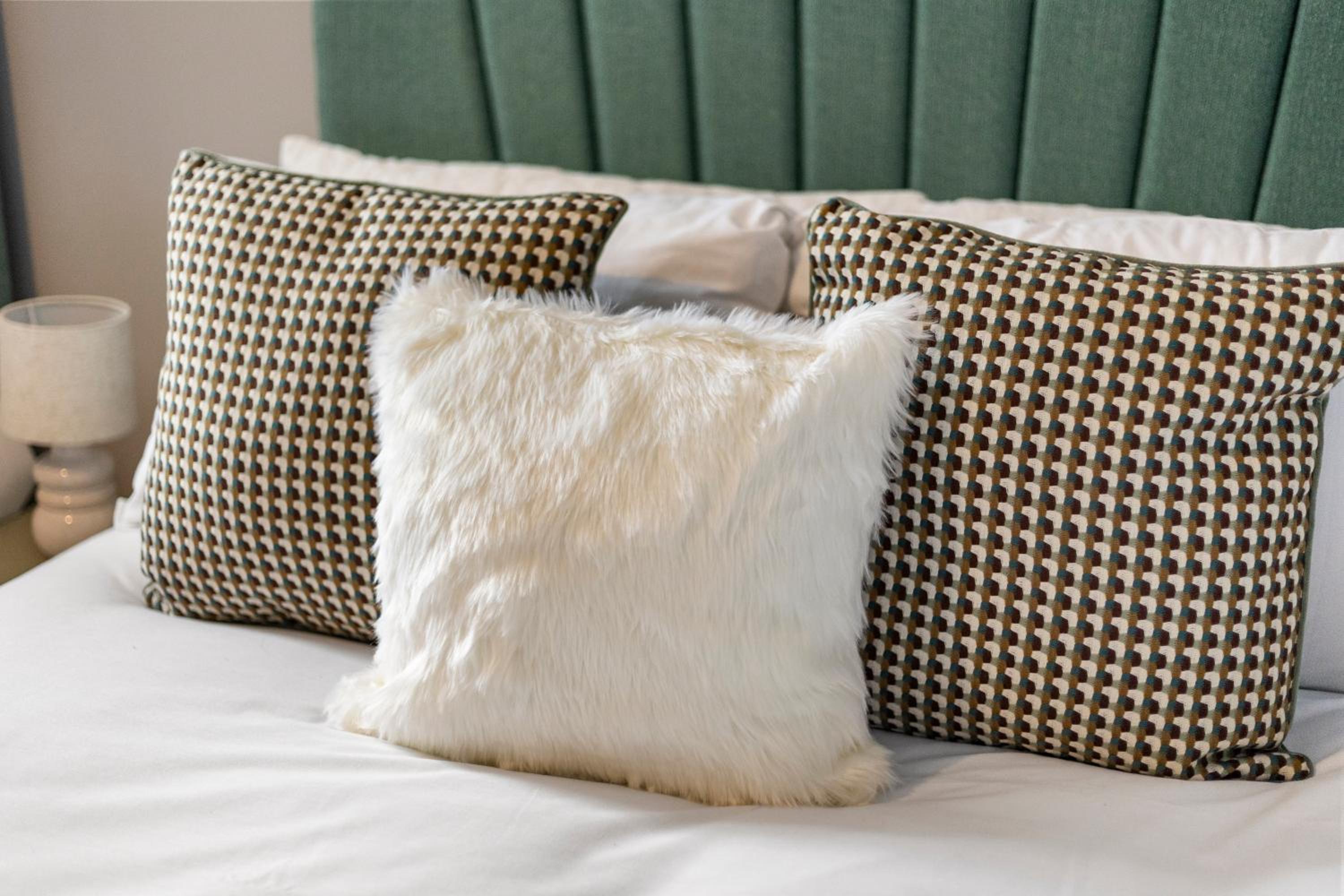 Bright & Spacious London Flat - Sleeps 9