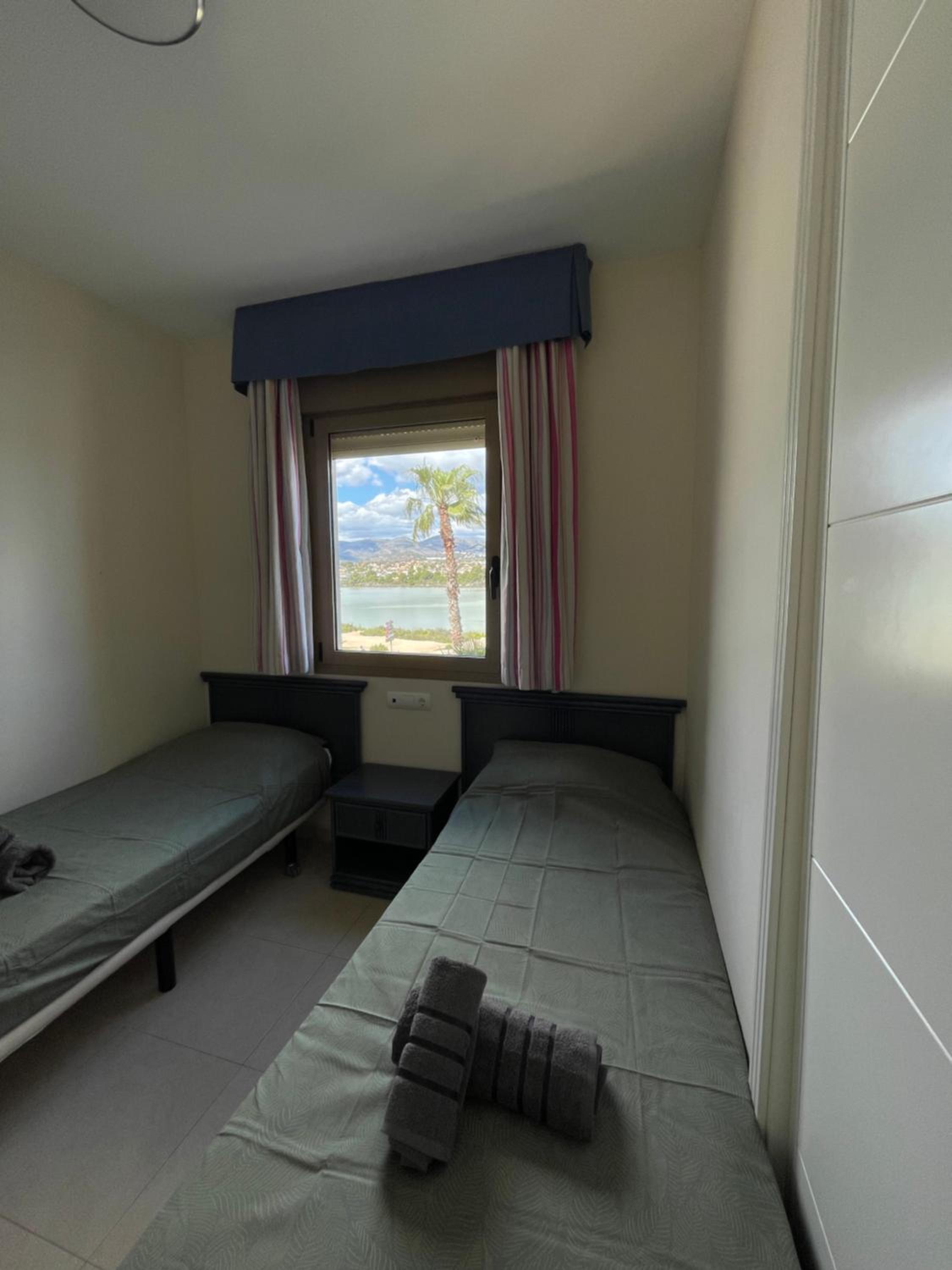 Apartamento Larimar 2 habitaciones , Piscina , Parking y vistas a la laguna