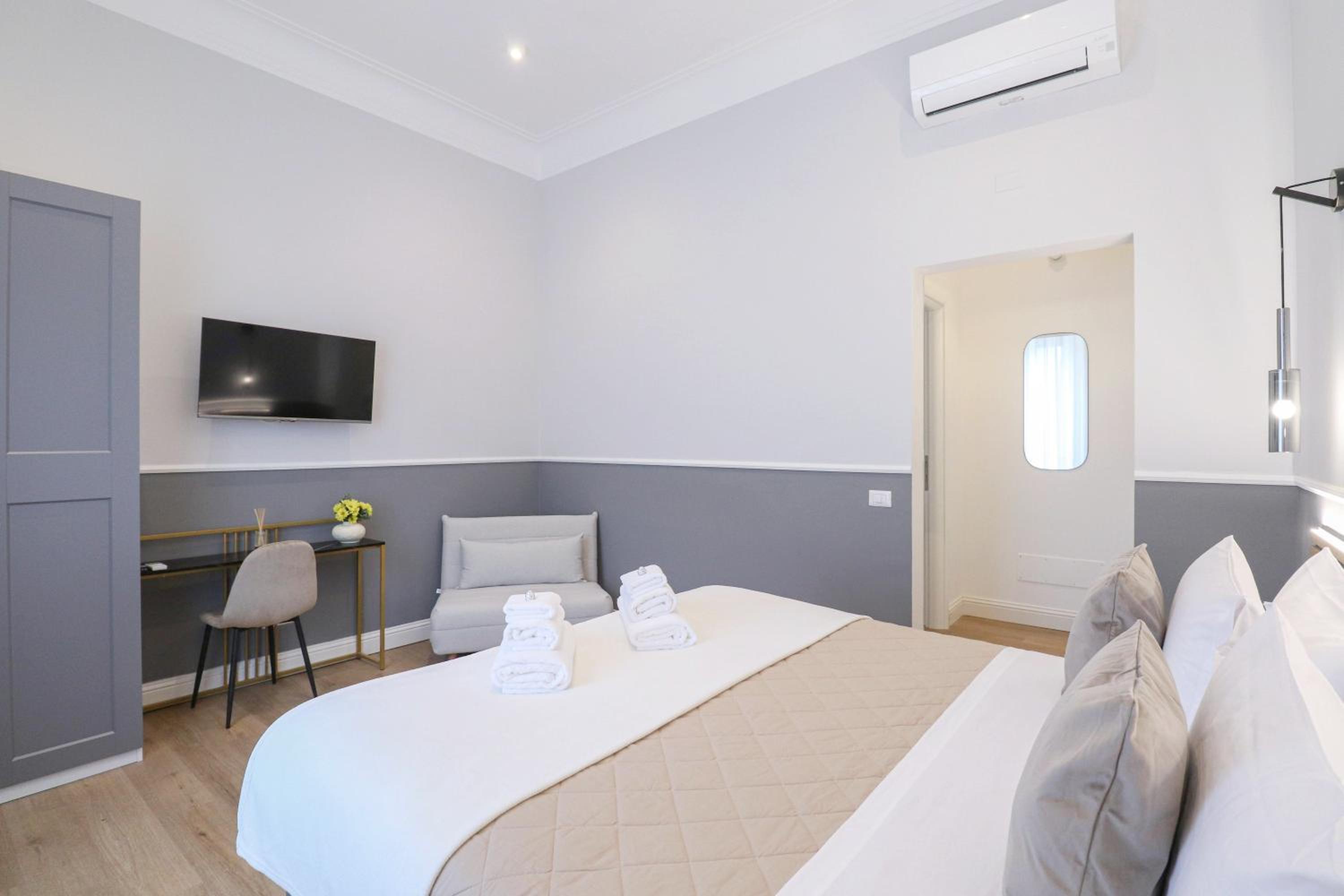 St Peter & Vatican Luxury Suites - Boutique Suites in Rome Centre & Vatican - AC, Wifi & Metro 5 min