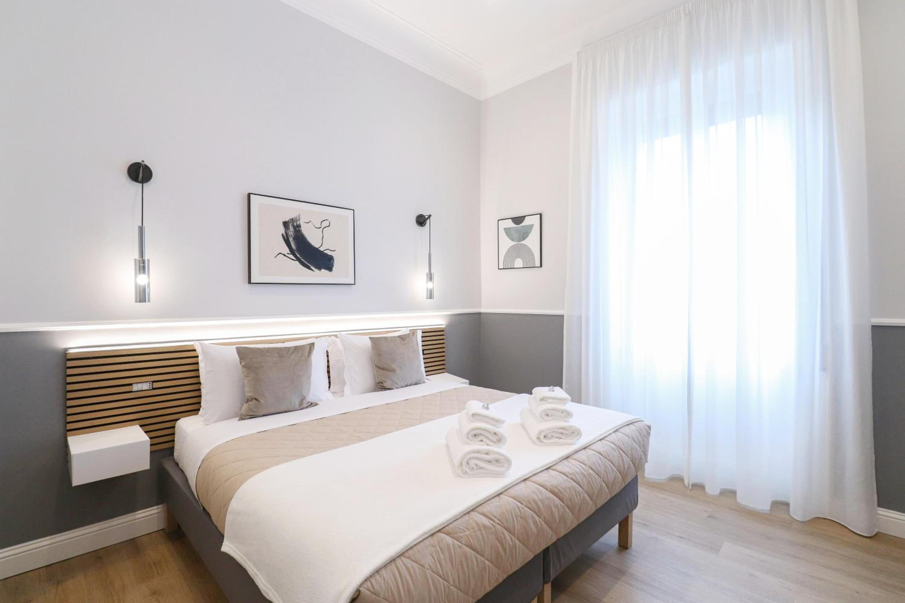 St Peter & Vatican Luxury Suites - Boutique Suites in Rome Centre & Vatican - AC, Wifi & Metro 5 min