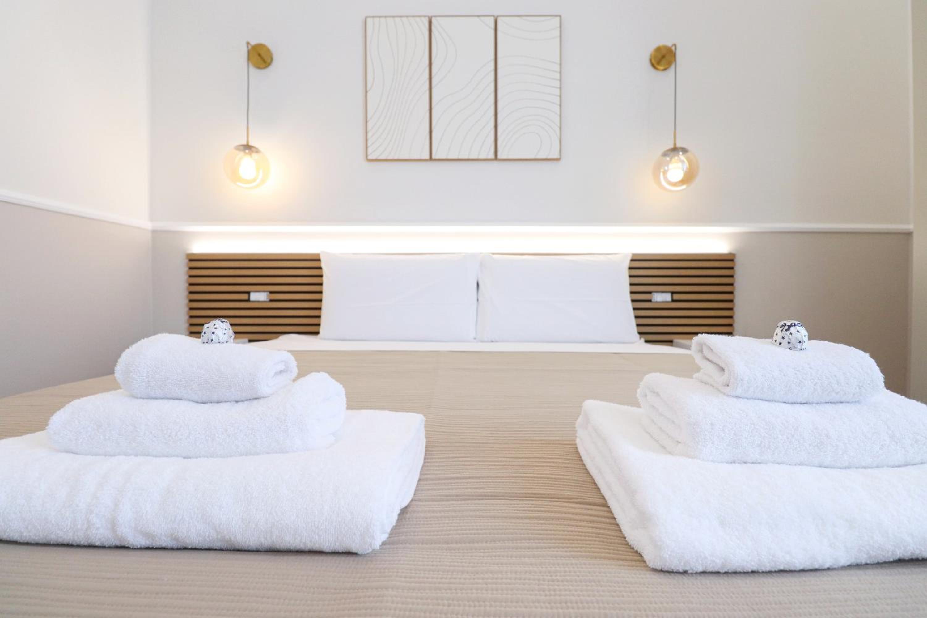 St Peter & Vatican Luxury Suites - Boutique Suites in Rome Centre & Vatican - AC, Wifi & Metro 5 min