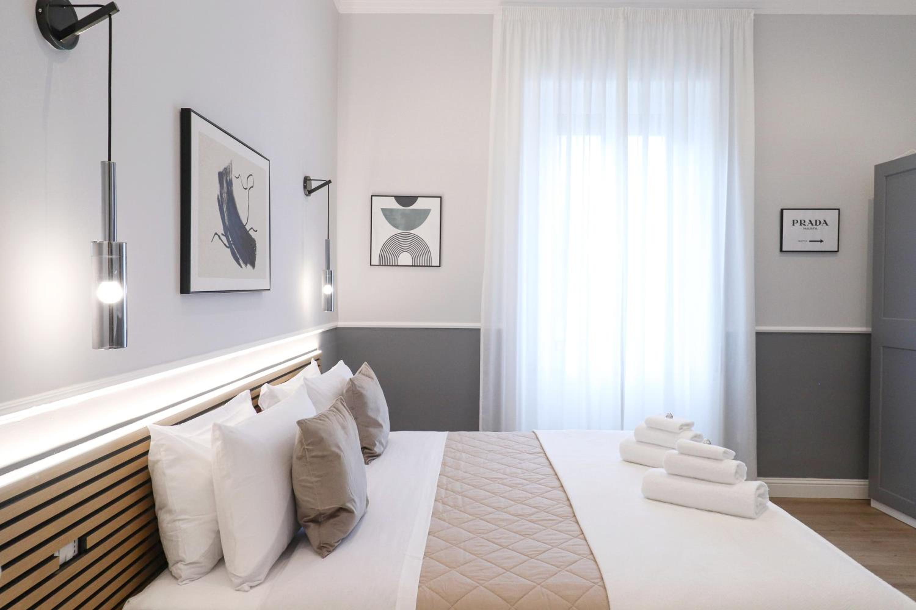 St Peter & Vatican Luxury Suites - Boutique Suites in Rome Centre & Vatican - AC, Wifi & Metro 5 min