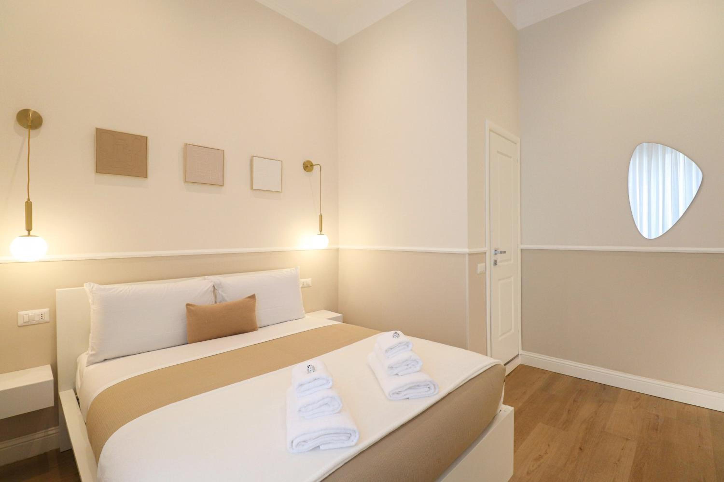St Peter & Vatican Luxury Suites - Boutique Suites in Rome Centre & Vatican - AC, Wifi & Metro 5 min