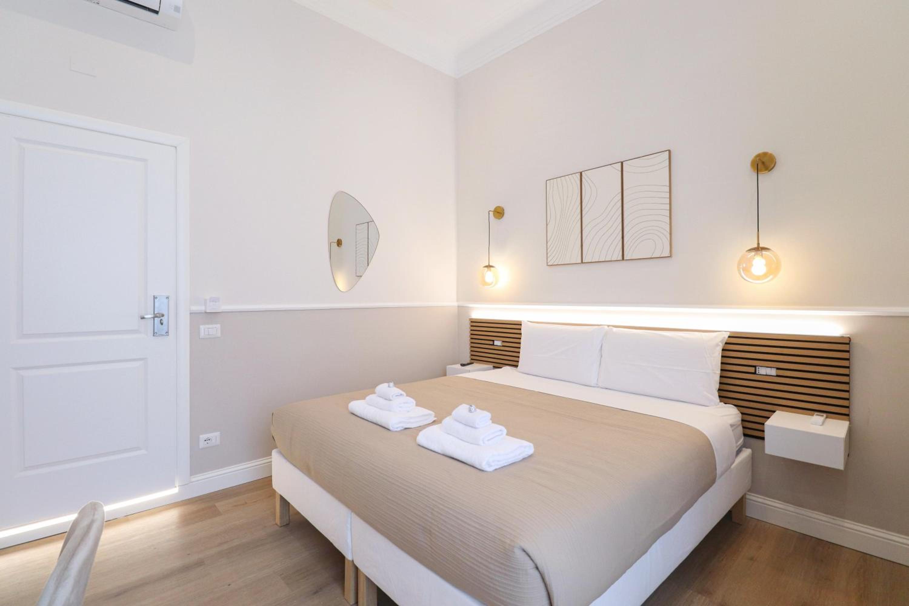 St Peter & Vatican Luxury Suites - Boutique Suites in Rome Centre & Vatican - AC, Wifi & Metro 5 min