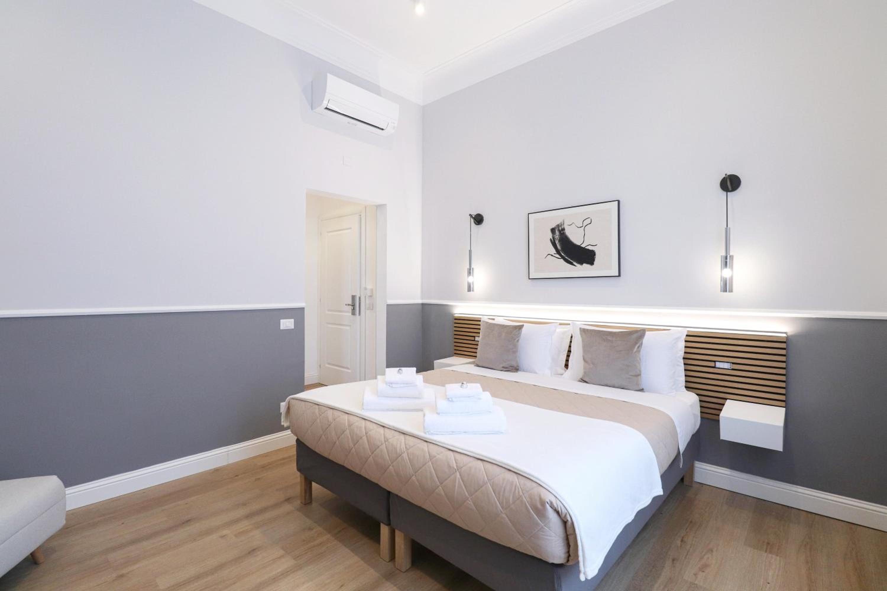St Peter & Vatican Luxury Suites - Boutique Suites in Rome Centre & Vatican - AC, Wifi & Metro 5 min