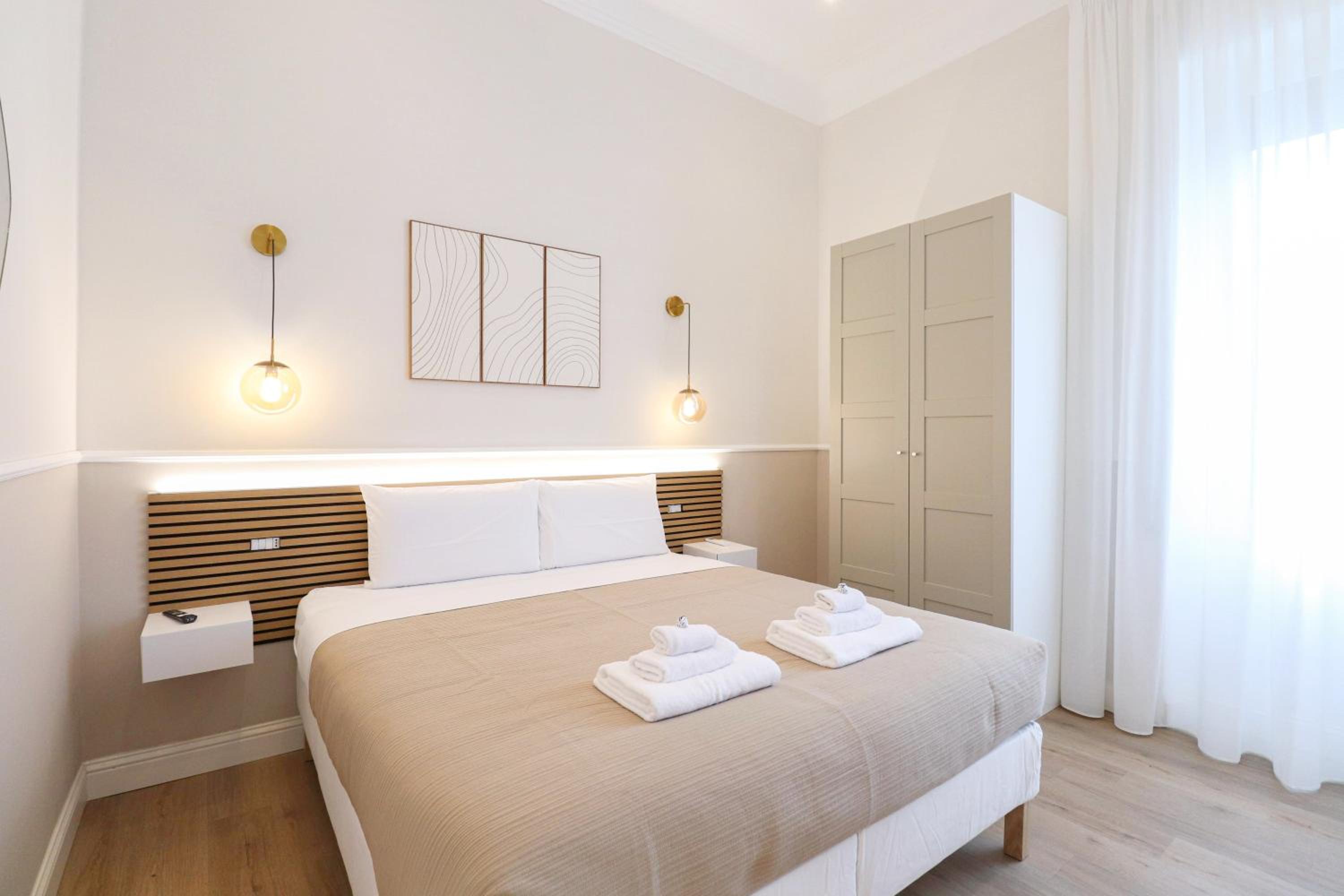 St Peter & Vatican Luxury Suites - Boutique Suites in Rome Centre & Vatican - AC, Wifi & Metro 5 min