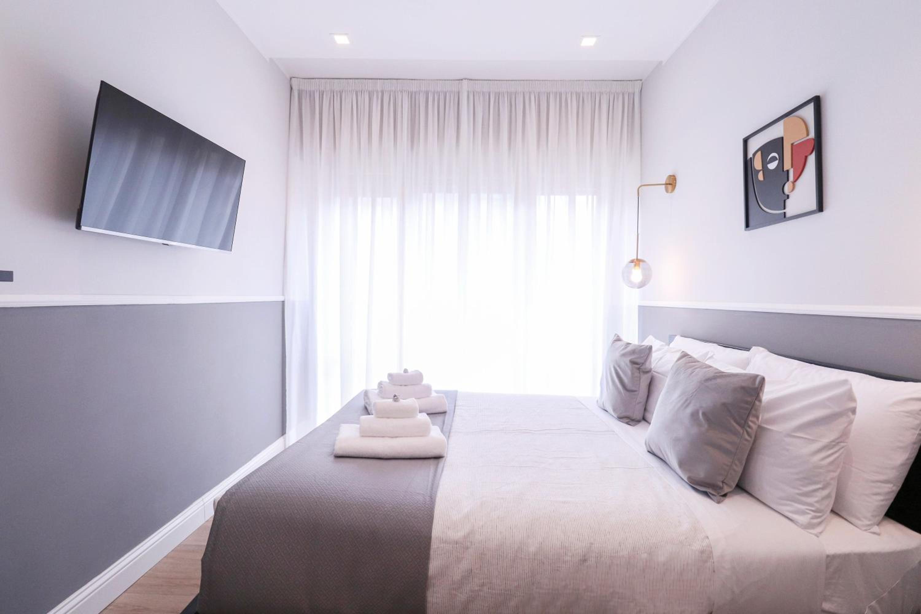 St Peter & Vatican Luxury Suites - Boutique Suites in Rome Centre & Vatican - AC, Wifi & Metro 5 min