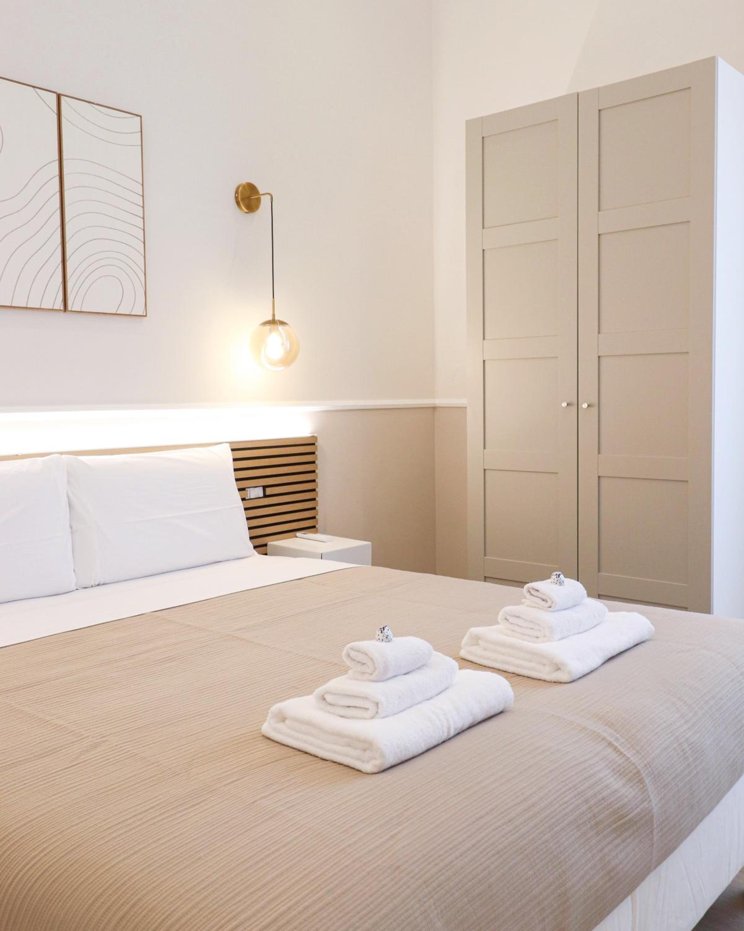 St Peter & Vatican Luxury Suites - Boutique Suites in Rome Centre & Vatican - AC, Wifi & Metro 5 min