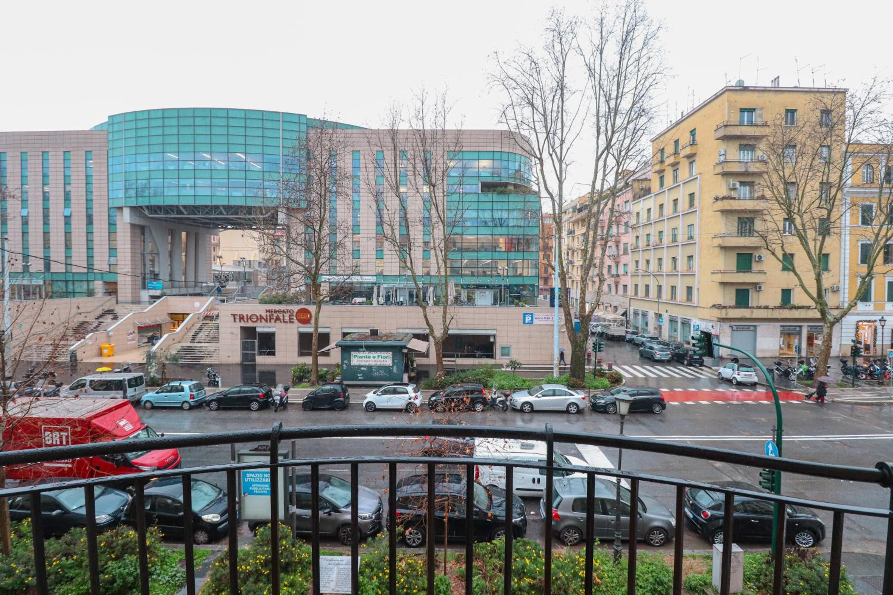 St Peter & Vatican Luxury Suites - Boutique Suites in Rome Centre & Vatican - AC, Wifi & Metro 5 min
