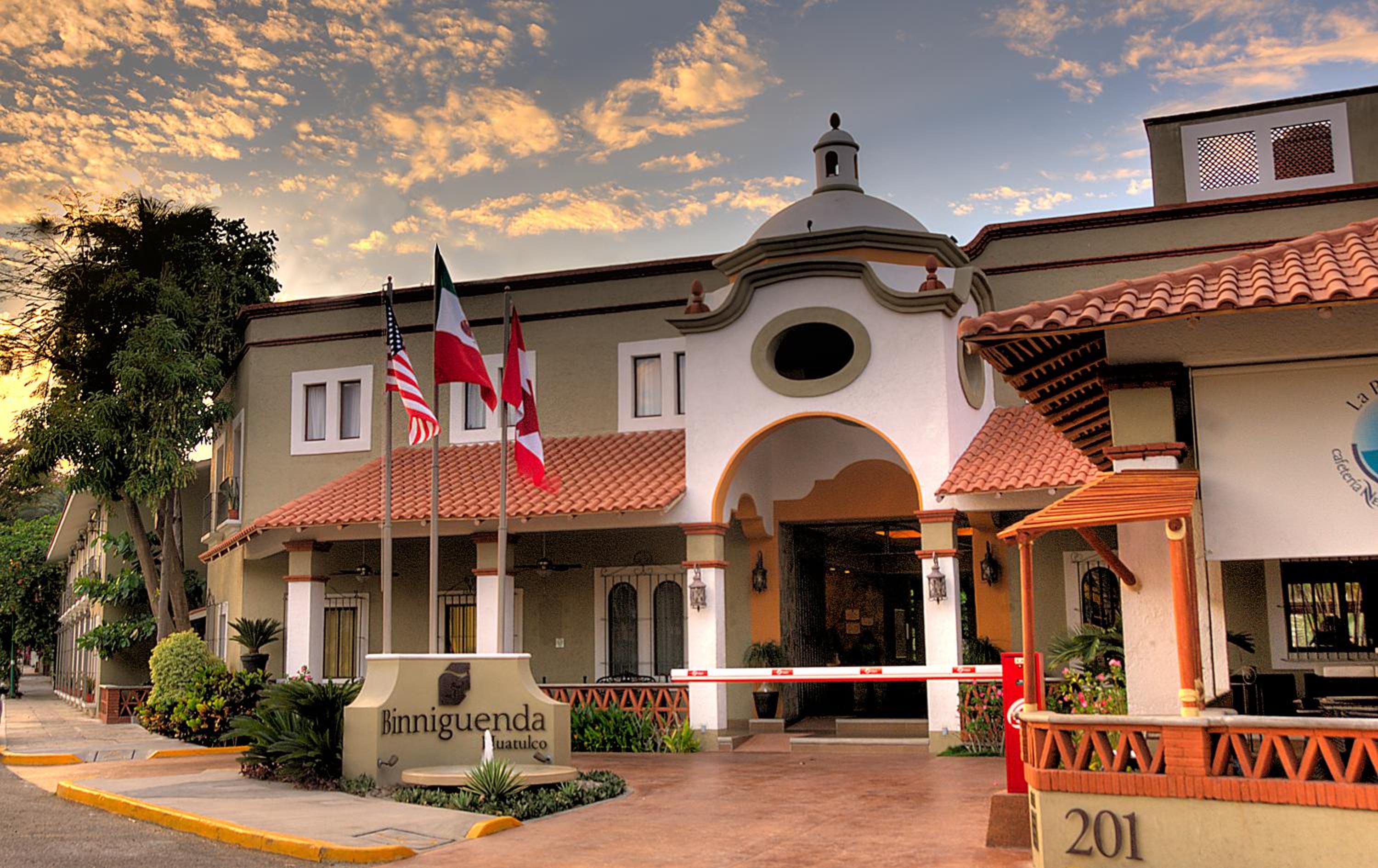 Huatulco Vacations - Binniguenda Huatulco  Beach Club - Property Image 1