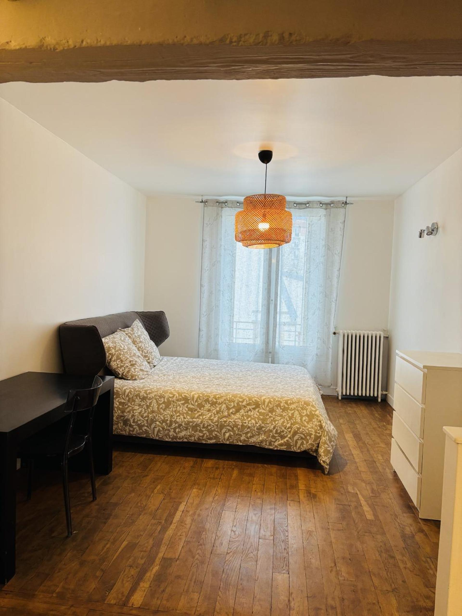 Grand Paris Cozy Stay Private Studios and Apartment Quick Access to Paris