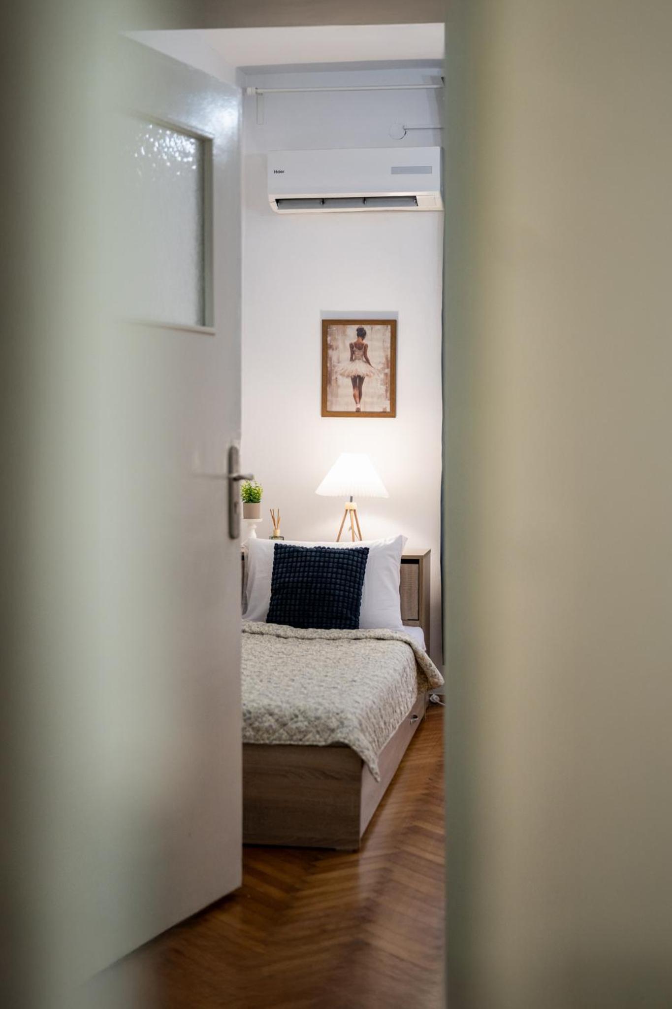 Lovely Art apartment - Victory