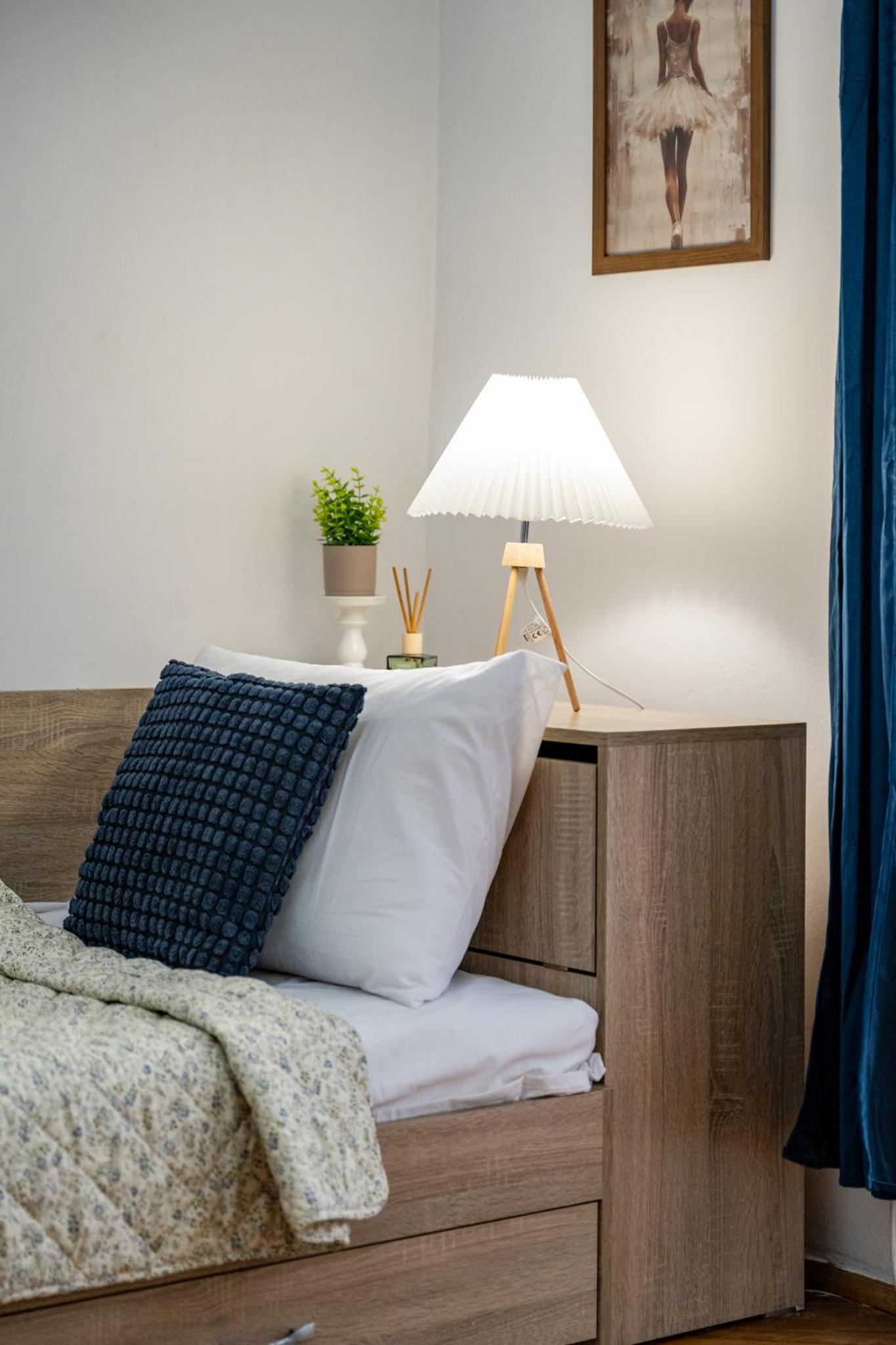 Lovely Art apartment - Victory