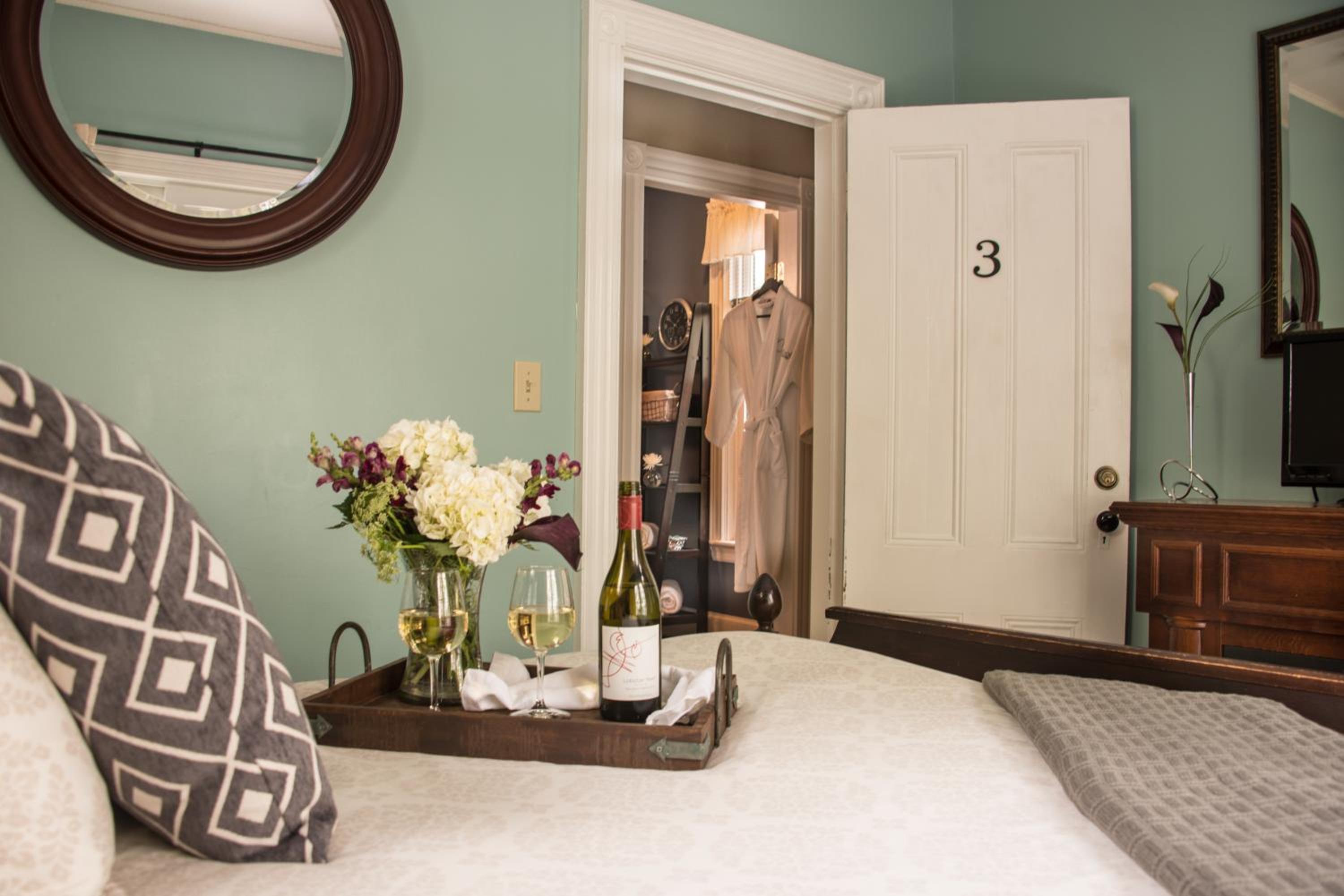 Portland Vacations - The Chadwick Bed and Breakfast - Property Image 2