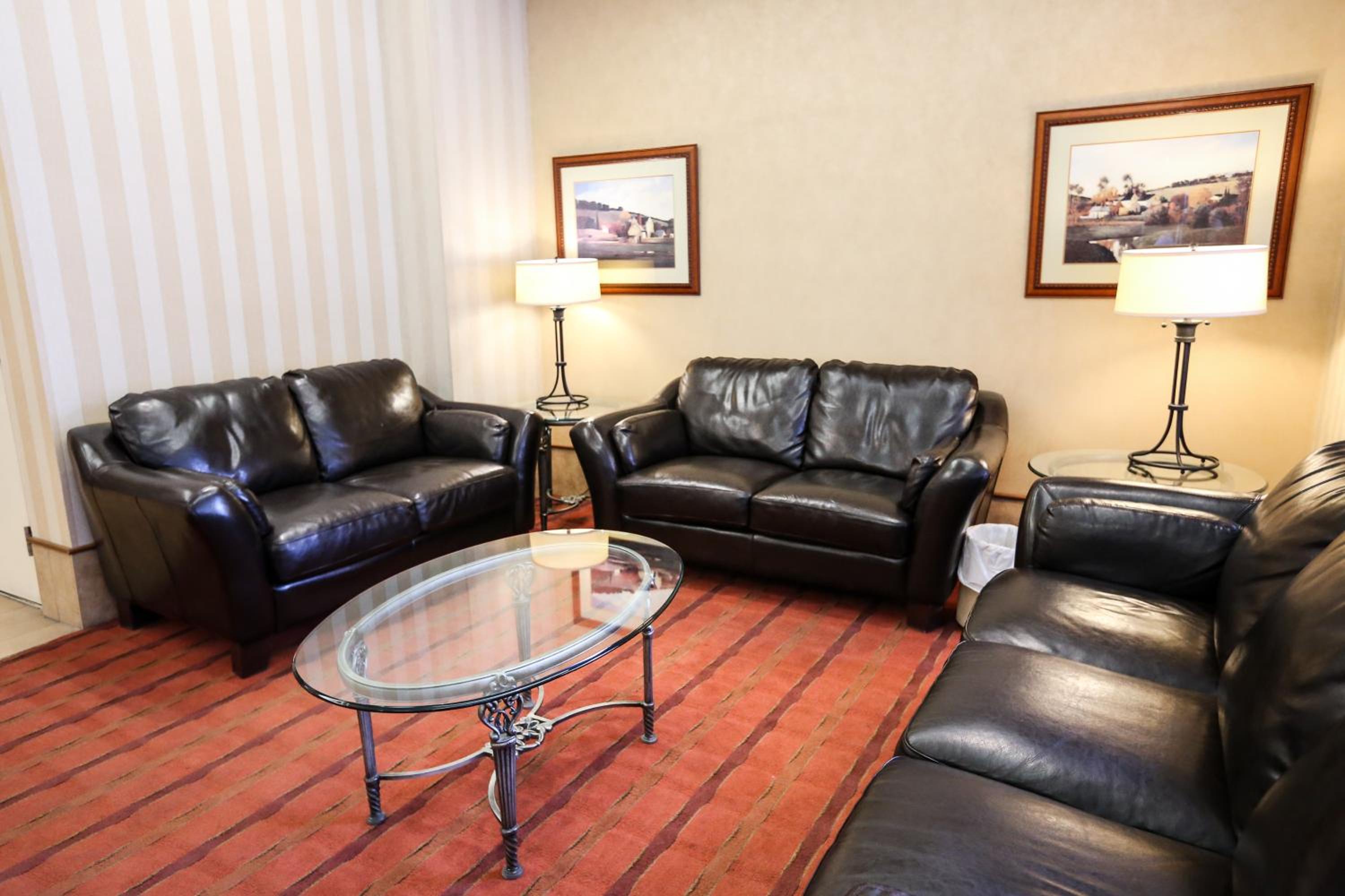Trois-rivieres Vacations - Hotels Gouverneur Trois-Rivieres - Property Image 2