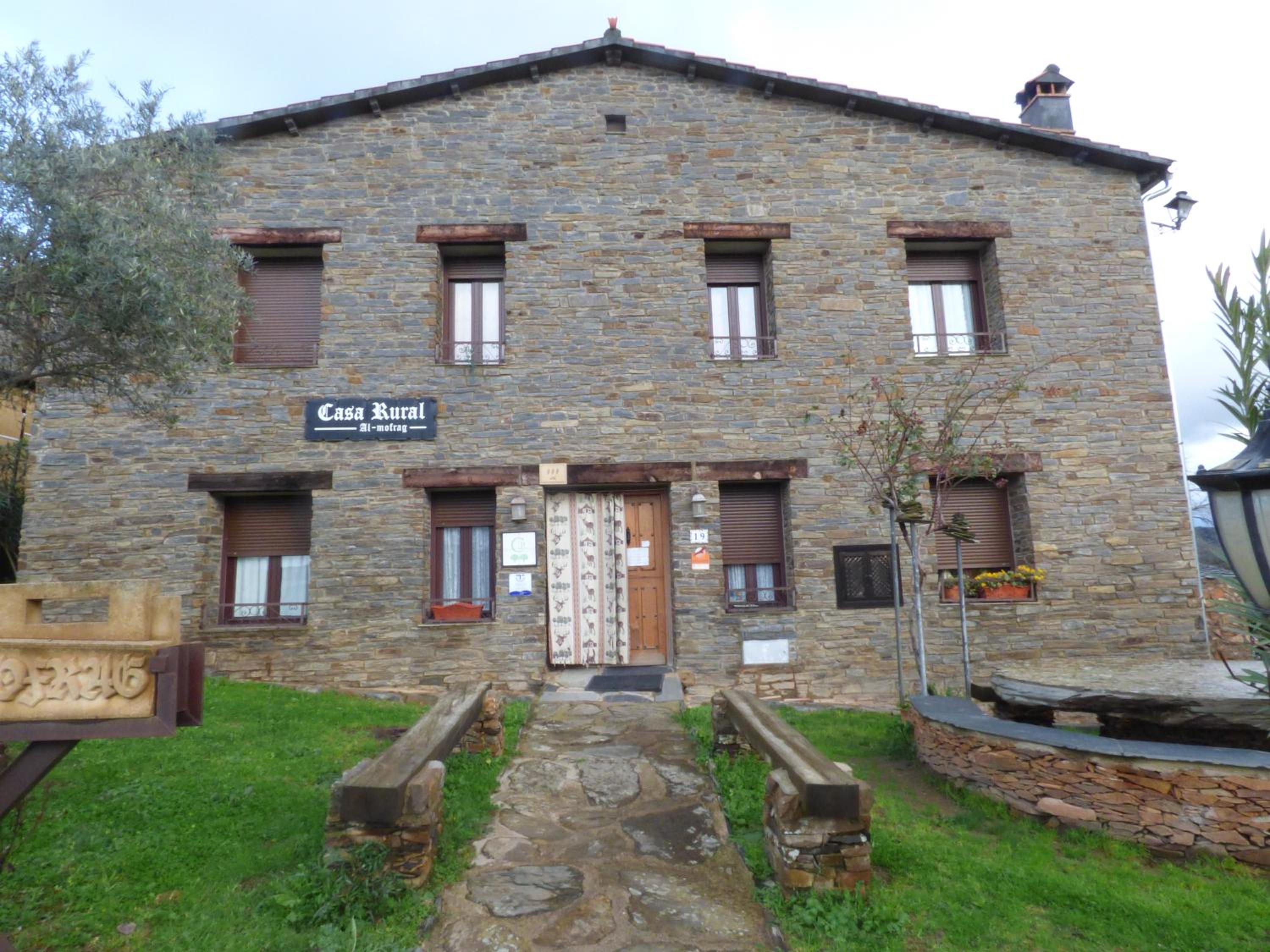 Casa Rural Al-Mofrag y Apartamentos El Mirador de Monfragüe