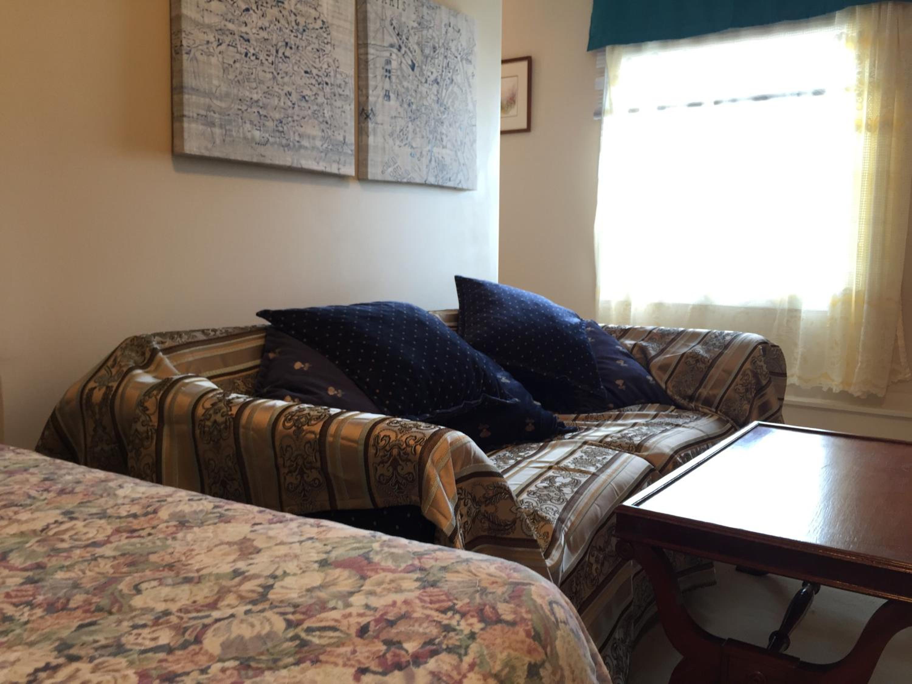 Saint John Vacations - Admiral's Quay Motel  Suites - Property Image 3