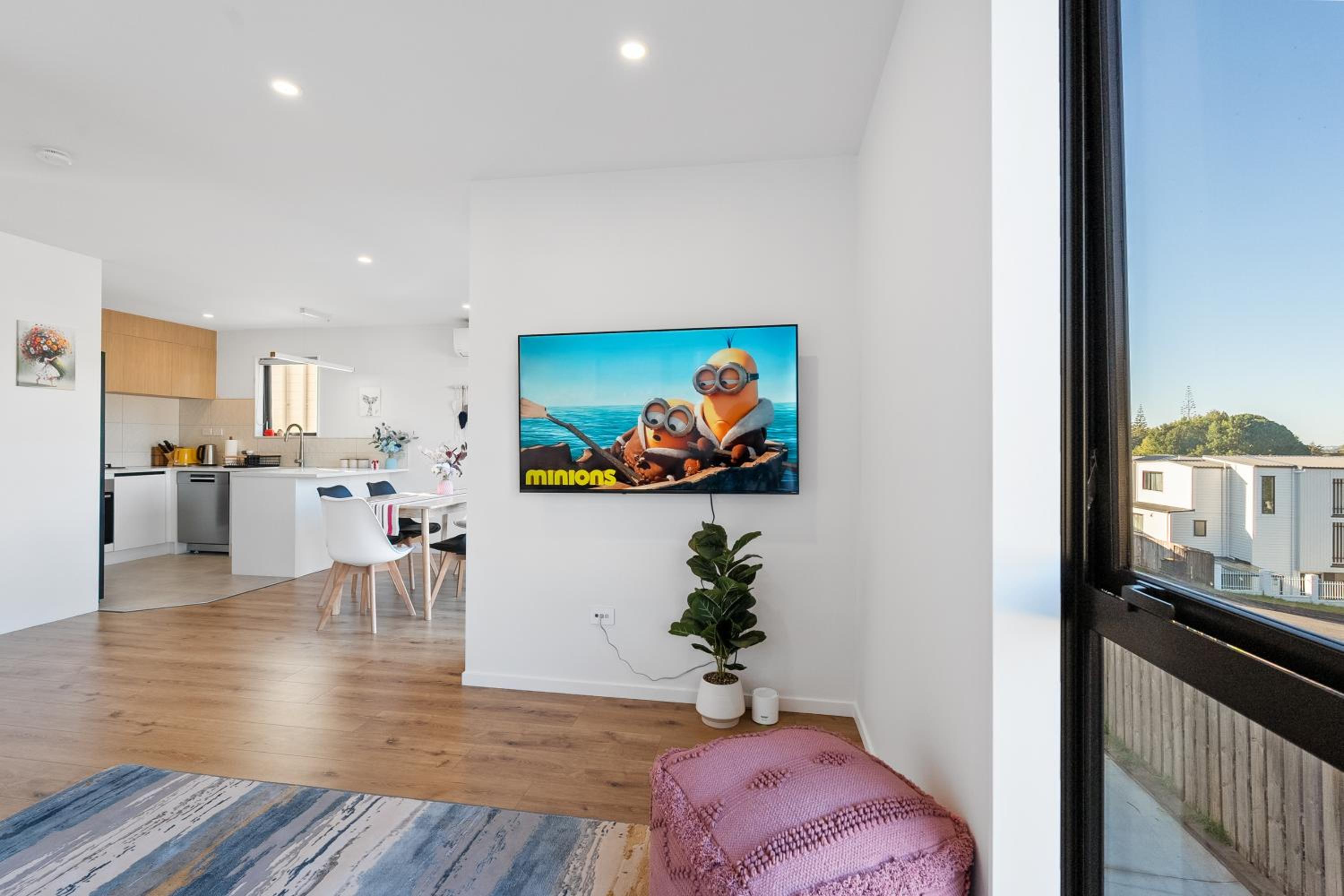 Luxury 4 BR Retreat 4 bath with 3 Master Suites and Kids' Playroom
