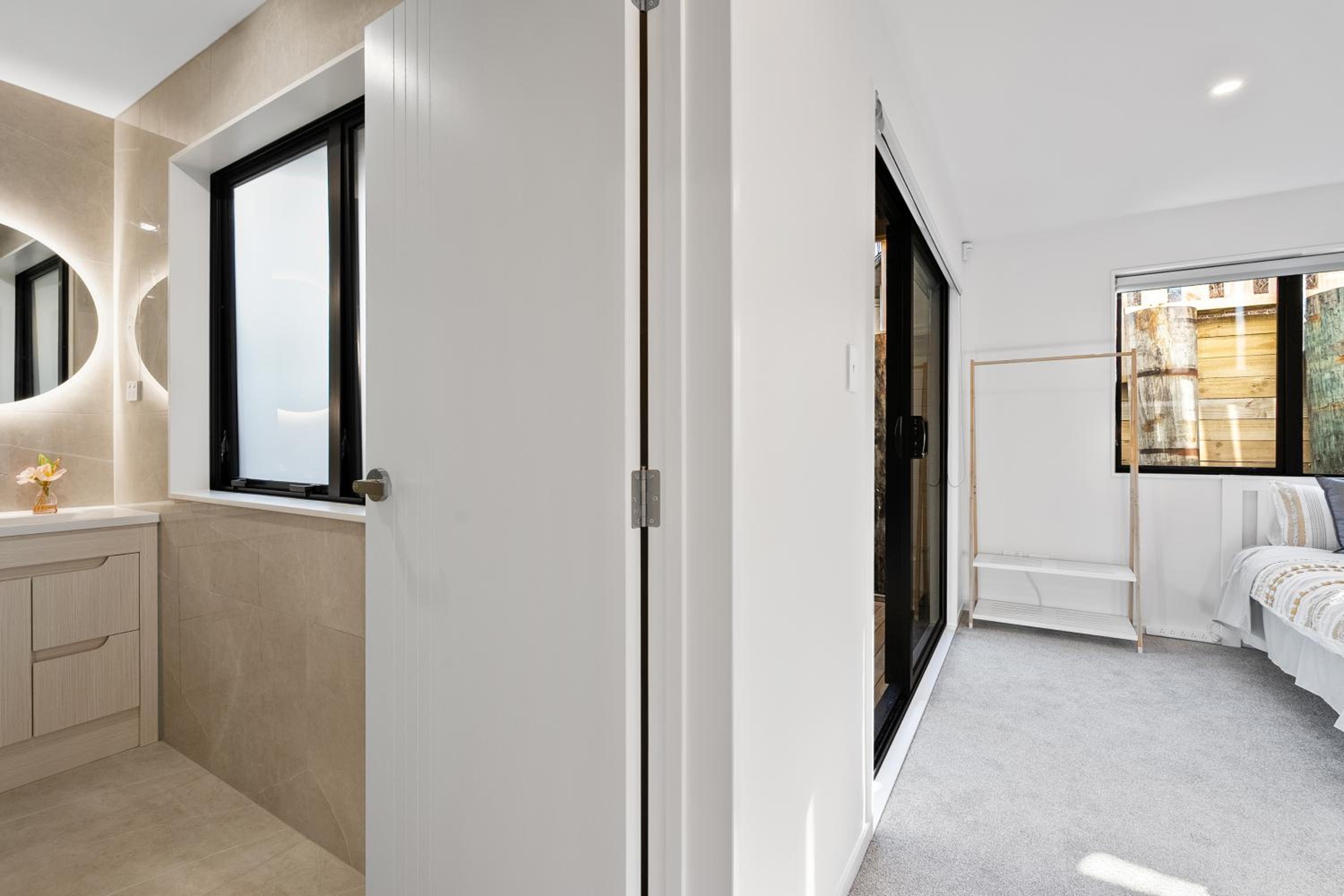 Luxury 4 BR Retreat 4 bath with 3 Master Suites and Kids' Playroom