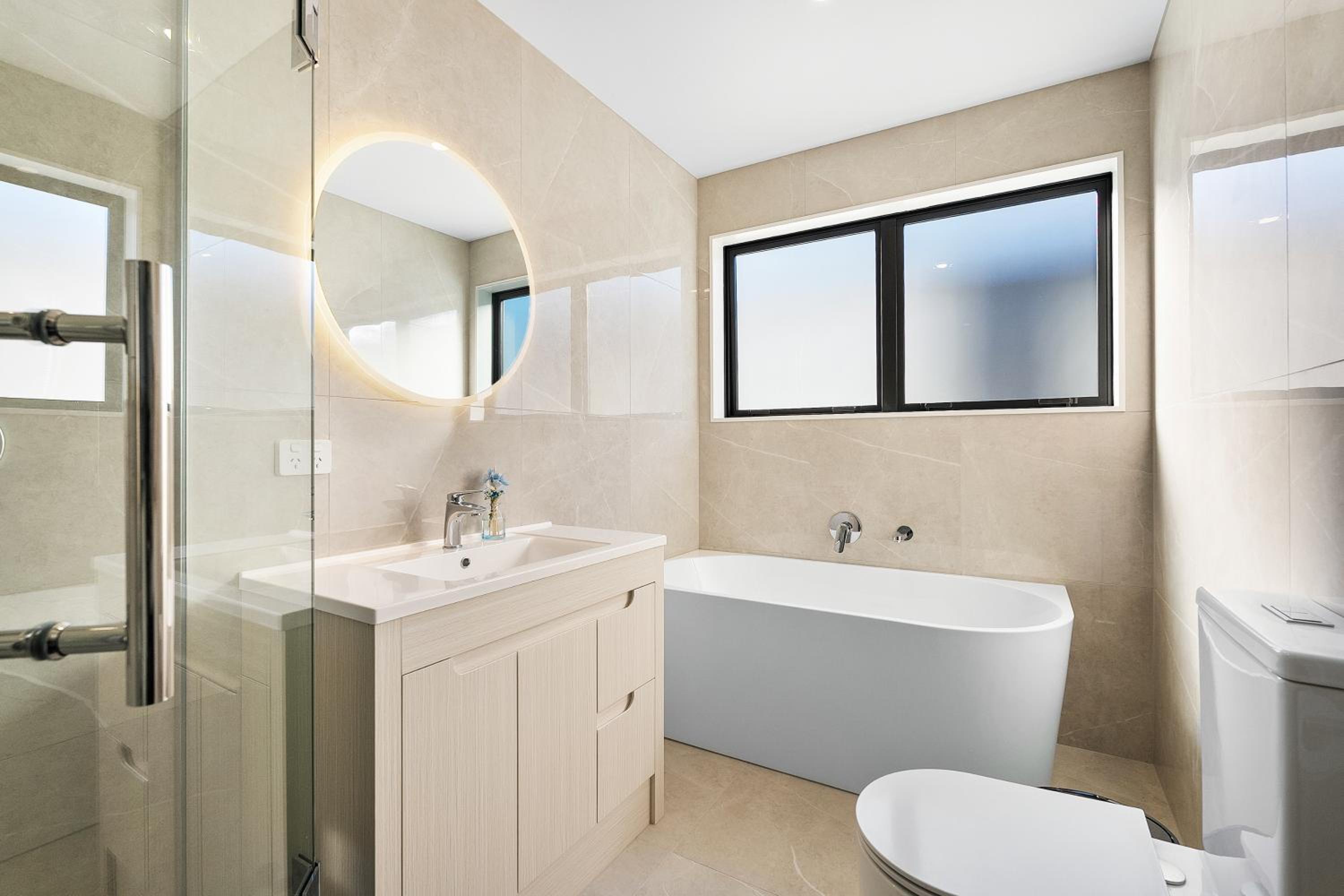 Luxury 4 BR Retreat 4 bath with 3 Master Suites and Kids' Playroom
