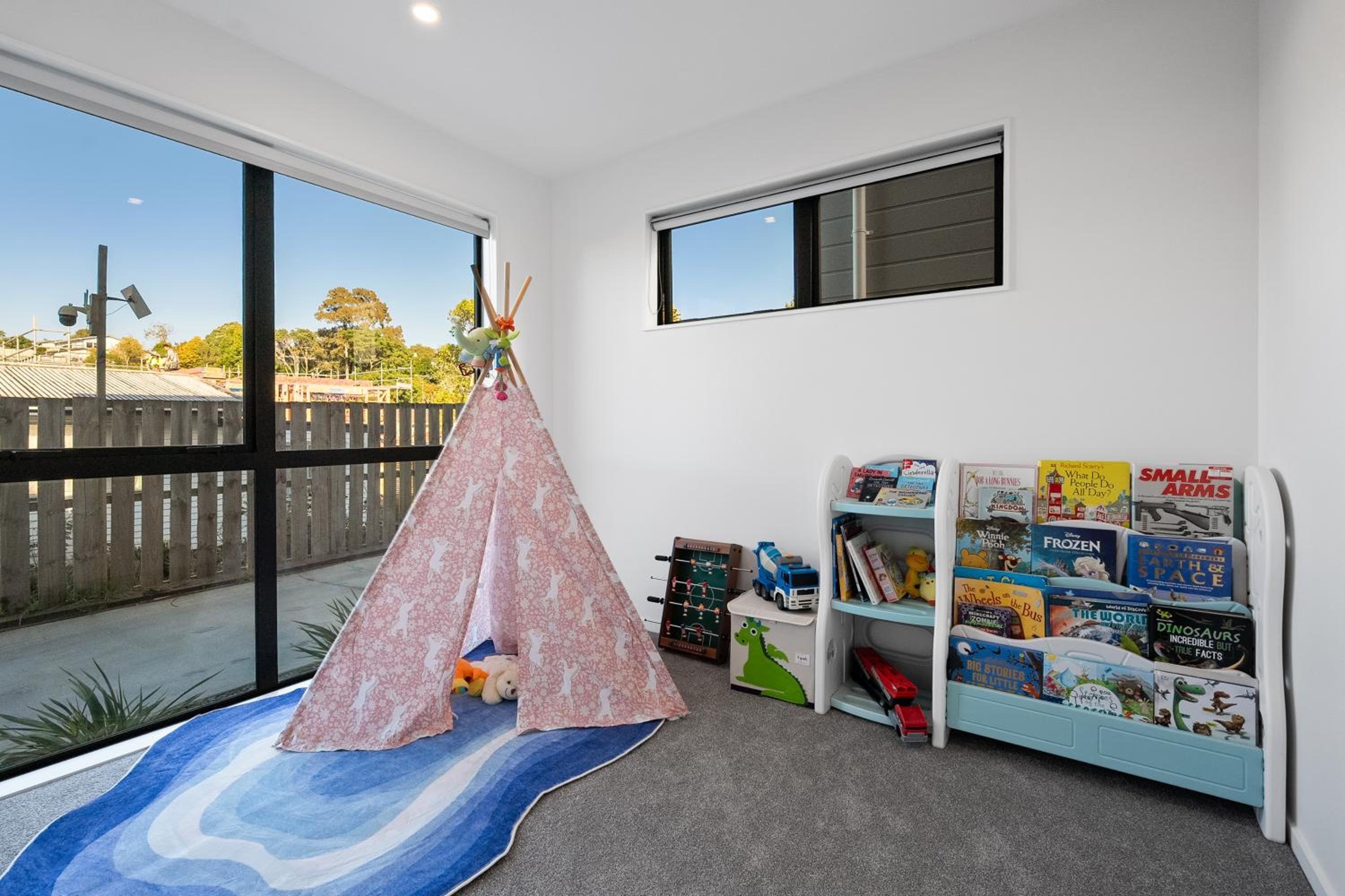 Luxury 4 BR Retreat 4 bath with 3 Master Suites and Kids' Playroom