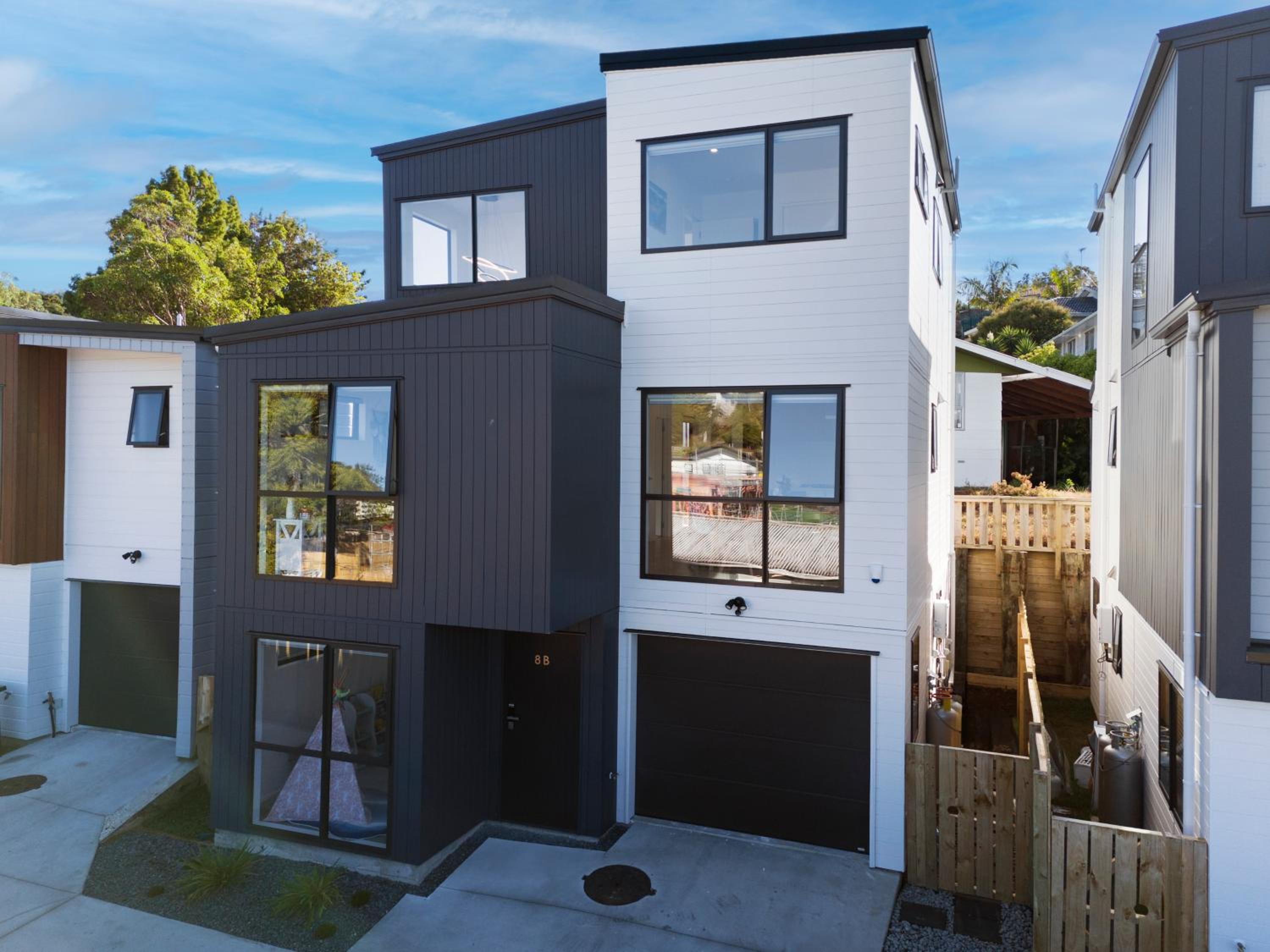 Luxury 4 BR Retreat 4 bath with 3 Master Suites and Kids' Playroom