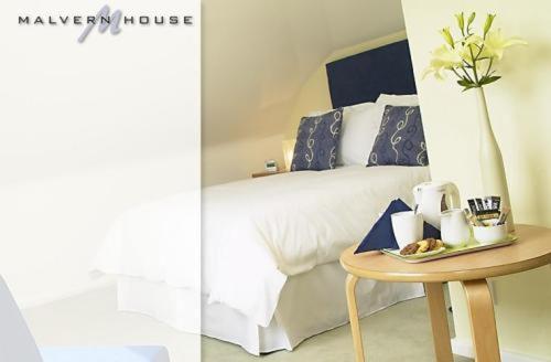 High Wycombe Vacations - Malvern House - Property Image 2