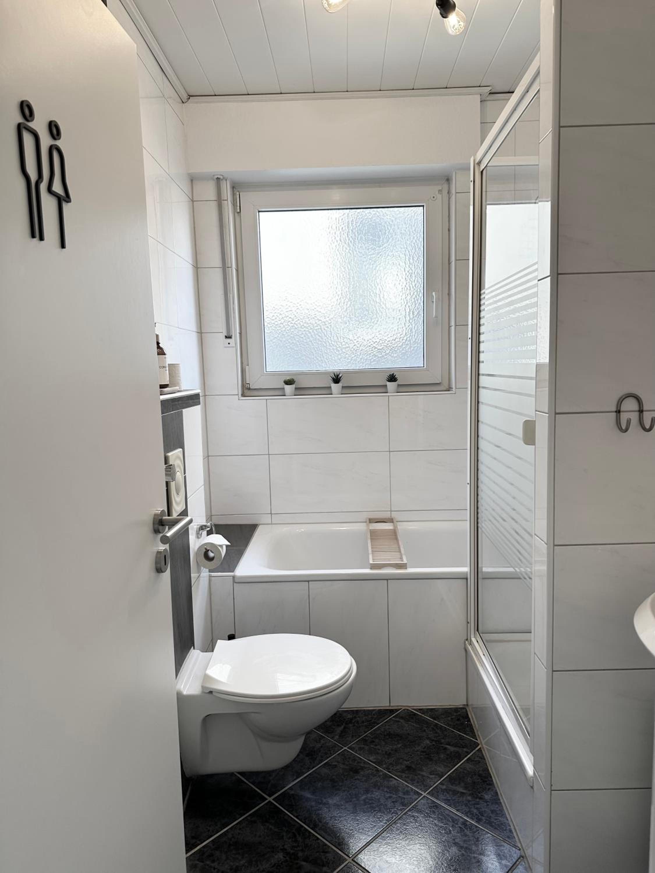 Große 6 Personen Wohnung I Balkon I zentral I Boxspringbett I Wifi