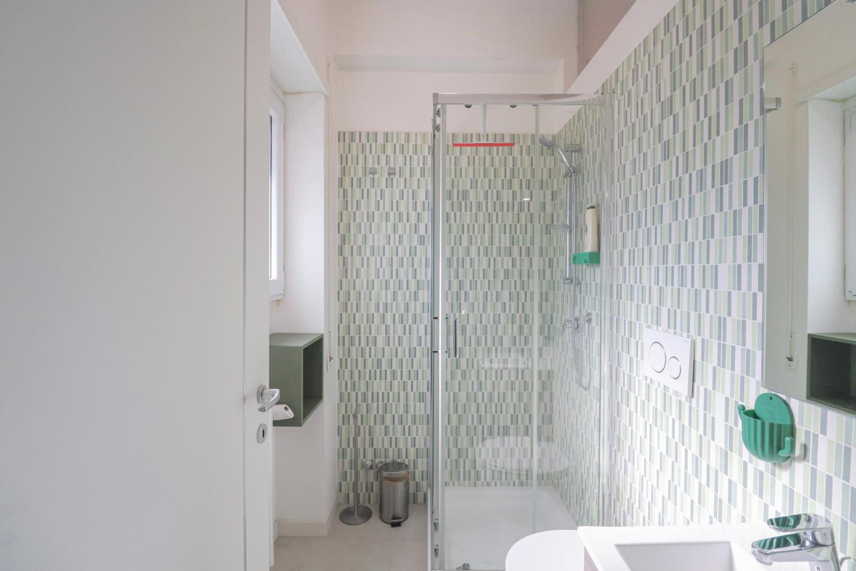 Elegant & Chic 2 Suites Apartment - 5min to Station, AC, Wi-Fi