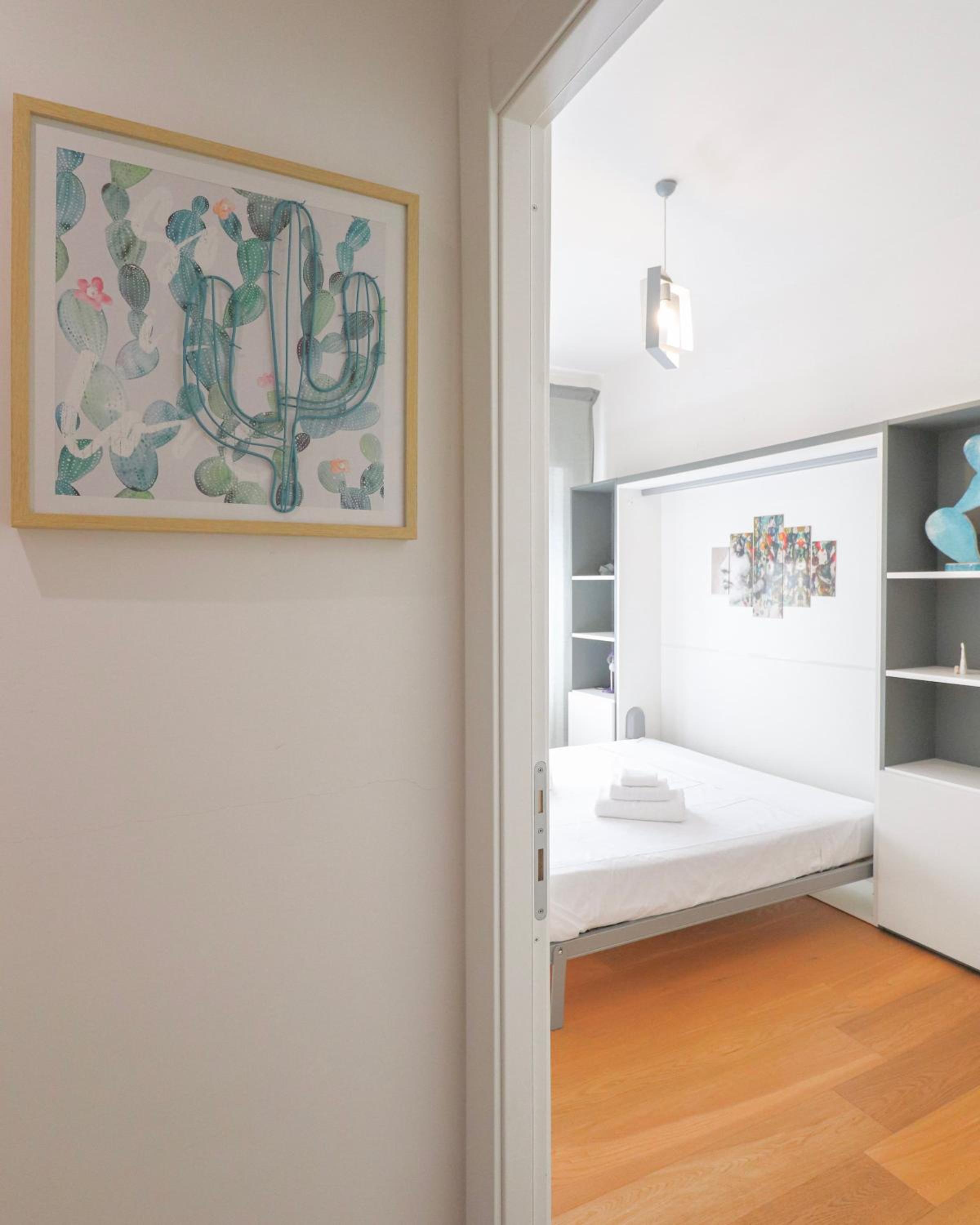 Elegant & Chic 2 Suites Apartment - 5min to Station, AC, Wi-Fi
