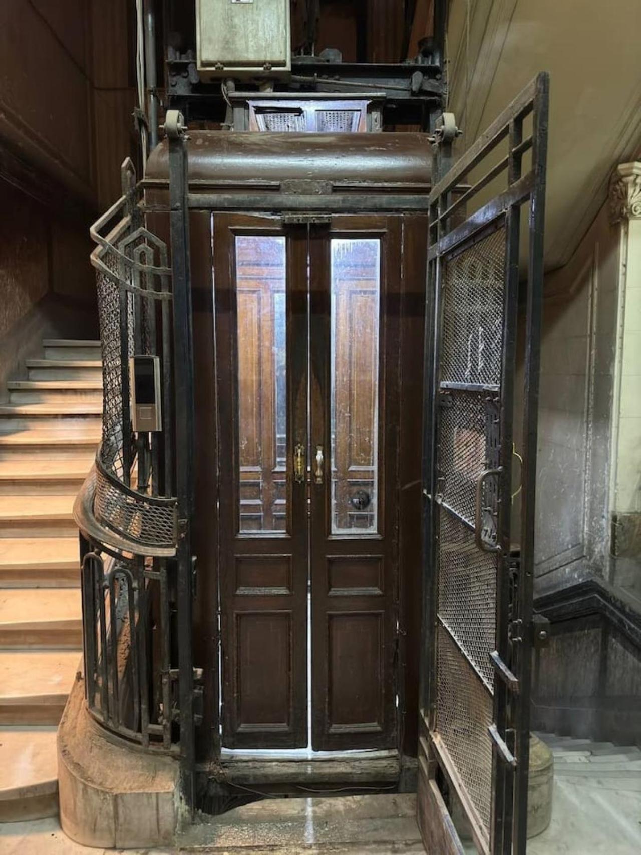 2BR Downtown Alia Khan, Fully equipped Gem