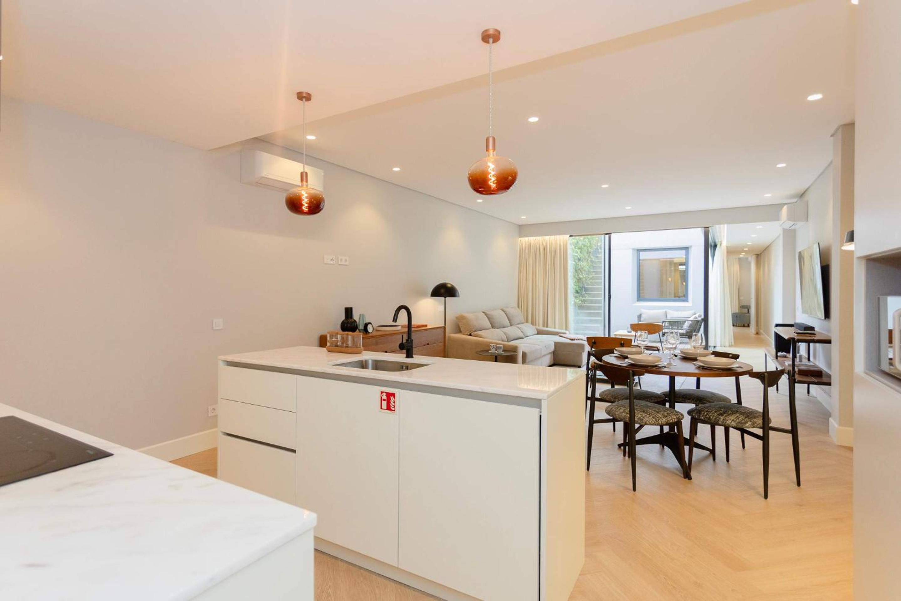Liiiving in Porto - Pool Paradise Apartments