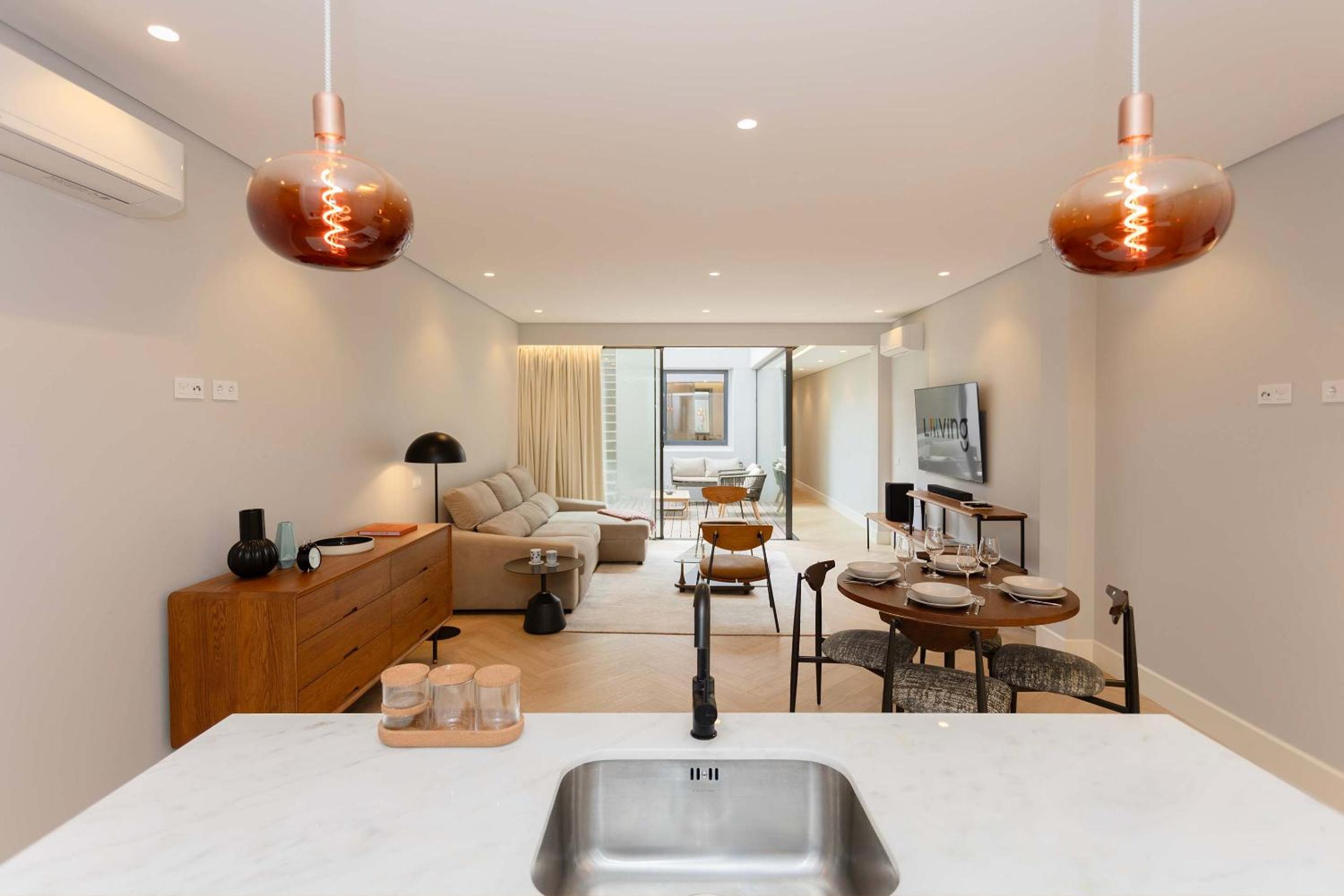 Liiiving in Porto - Pool Paradise Apartments