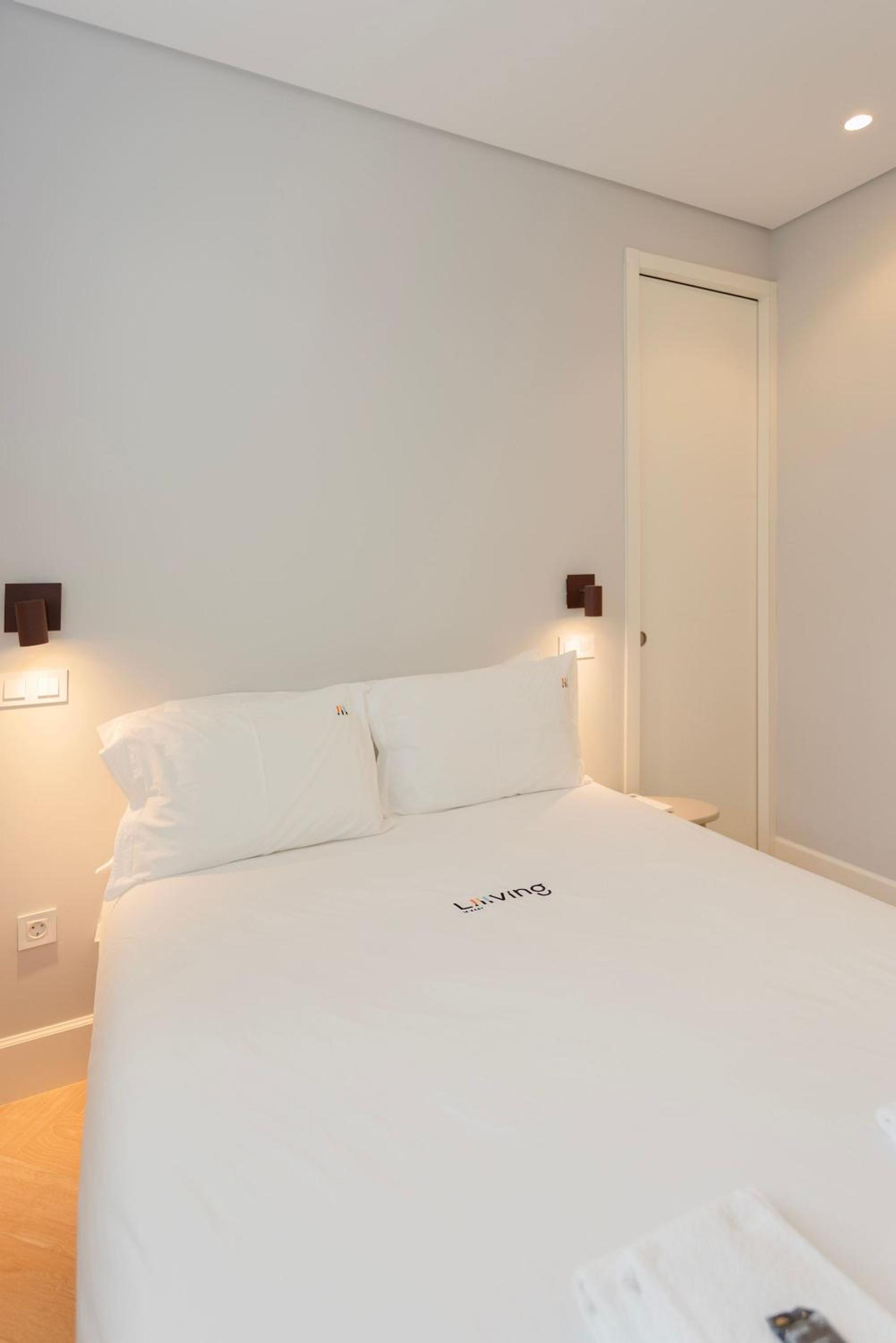 Liiiving in Porto - Pool Paradise Apartments