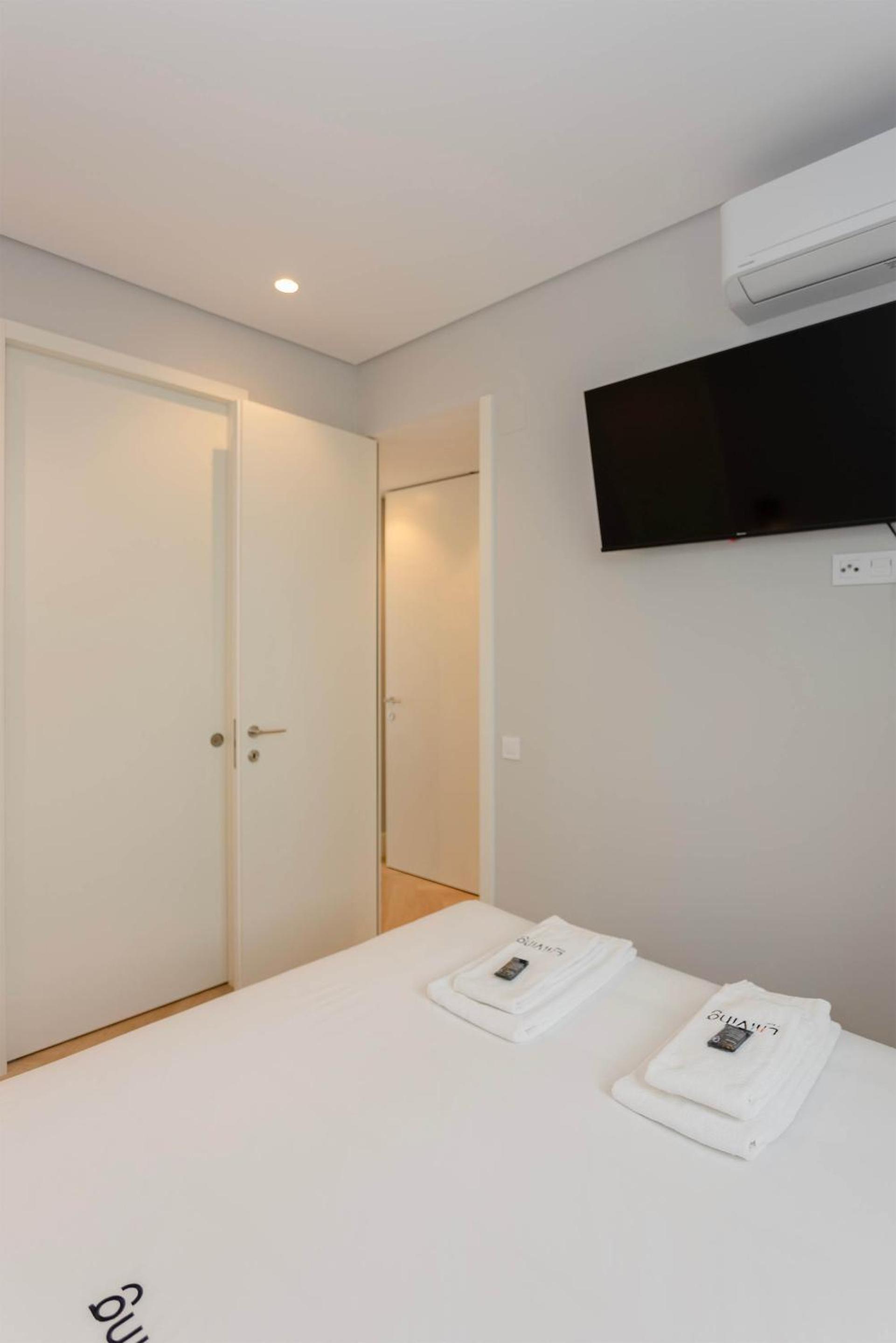 Liiiving in Porto - Pool Paradise Apartments