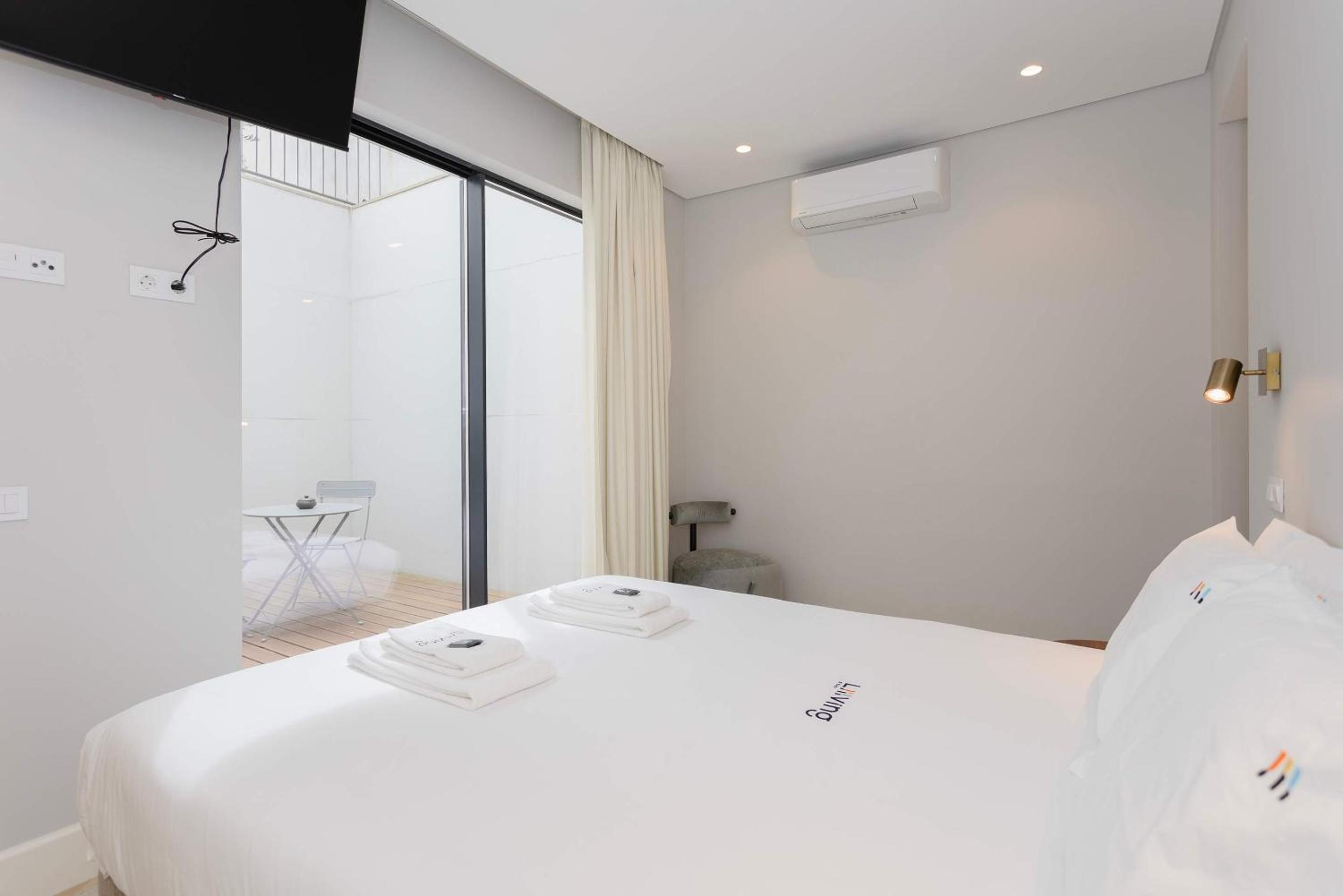Liiiving in Porto - Pool Paradise Apartments