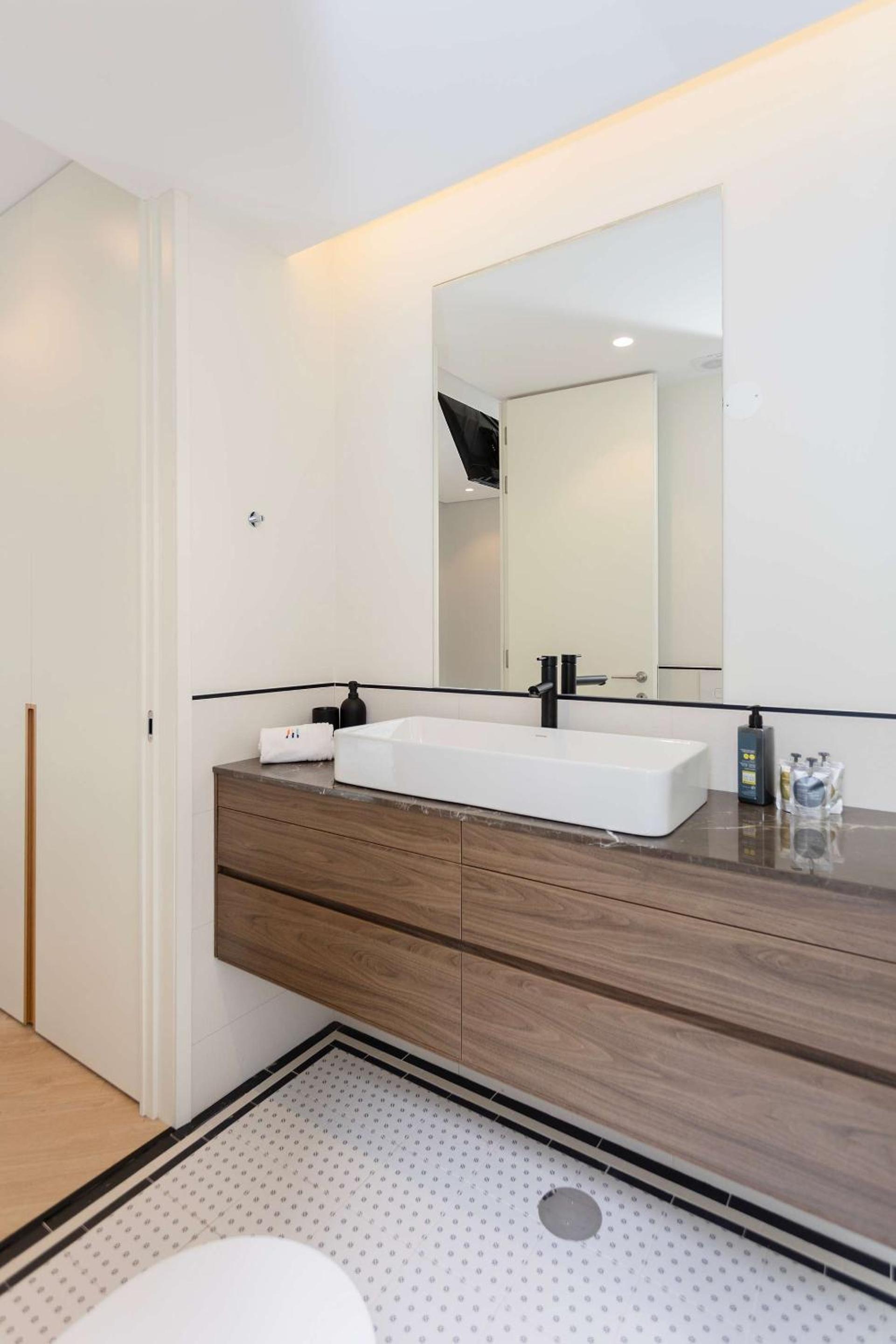 Liiiving in Porto - Pool Paradise Apartments