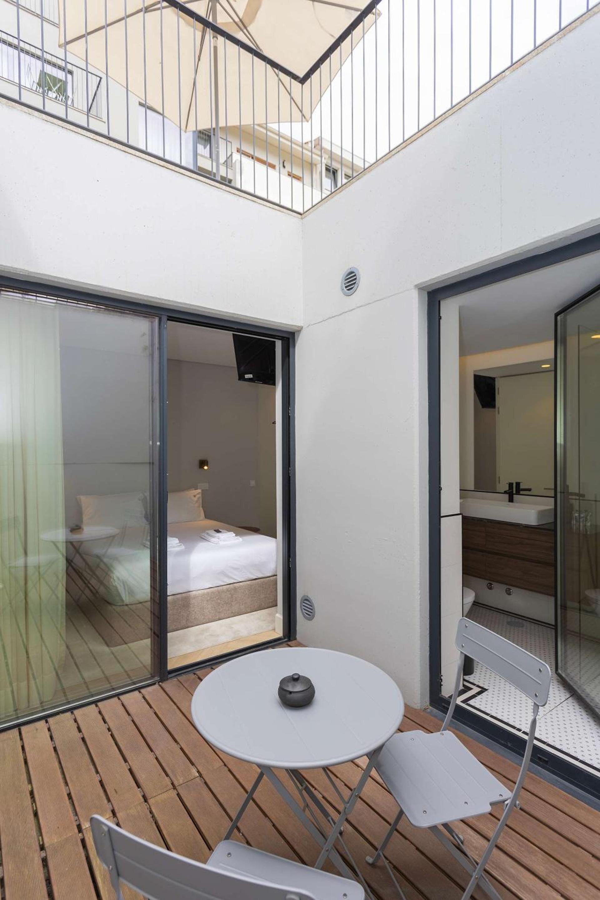 Liiiving in Porto - Pool Paradise Apartments