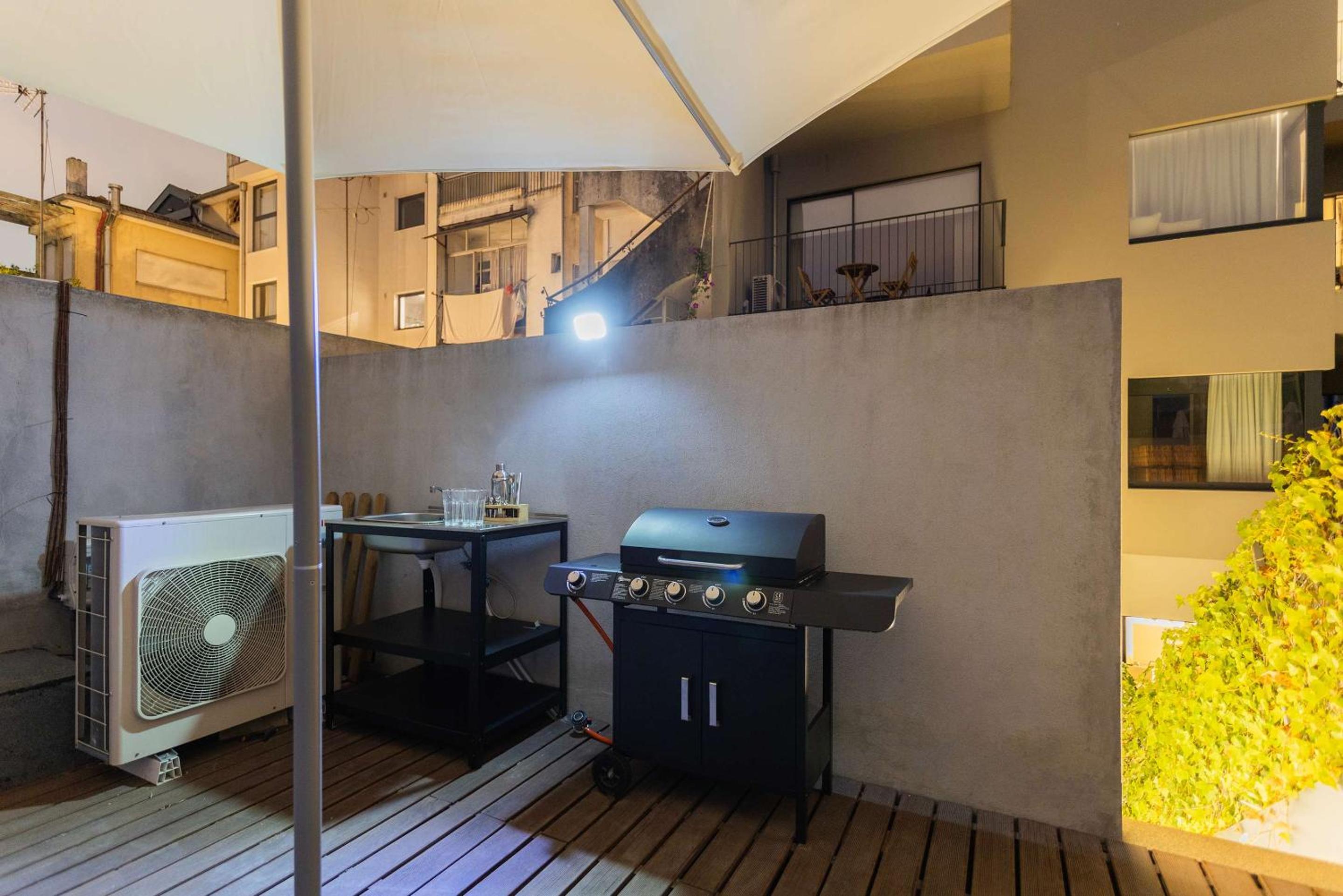 Liiiving in Porto - Pool Paradise Apartments
