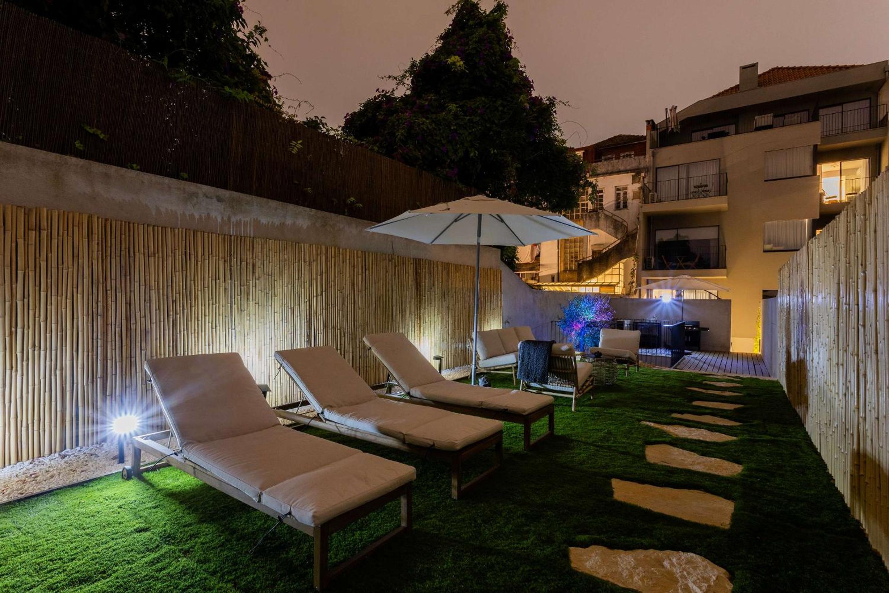 Liiiving in Porto - Pool Paradise Apartments