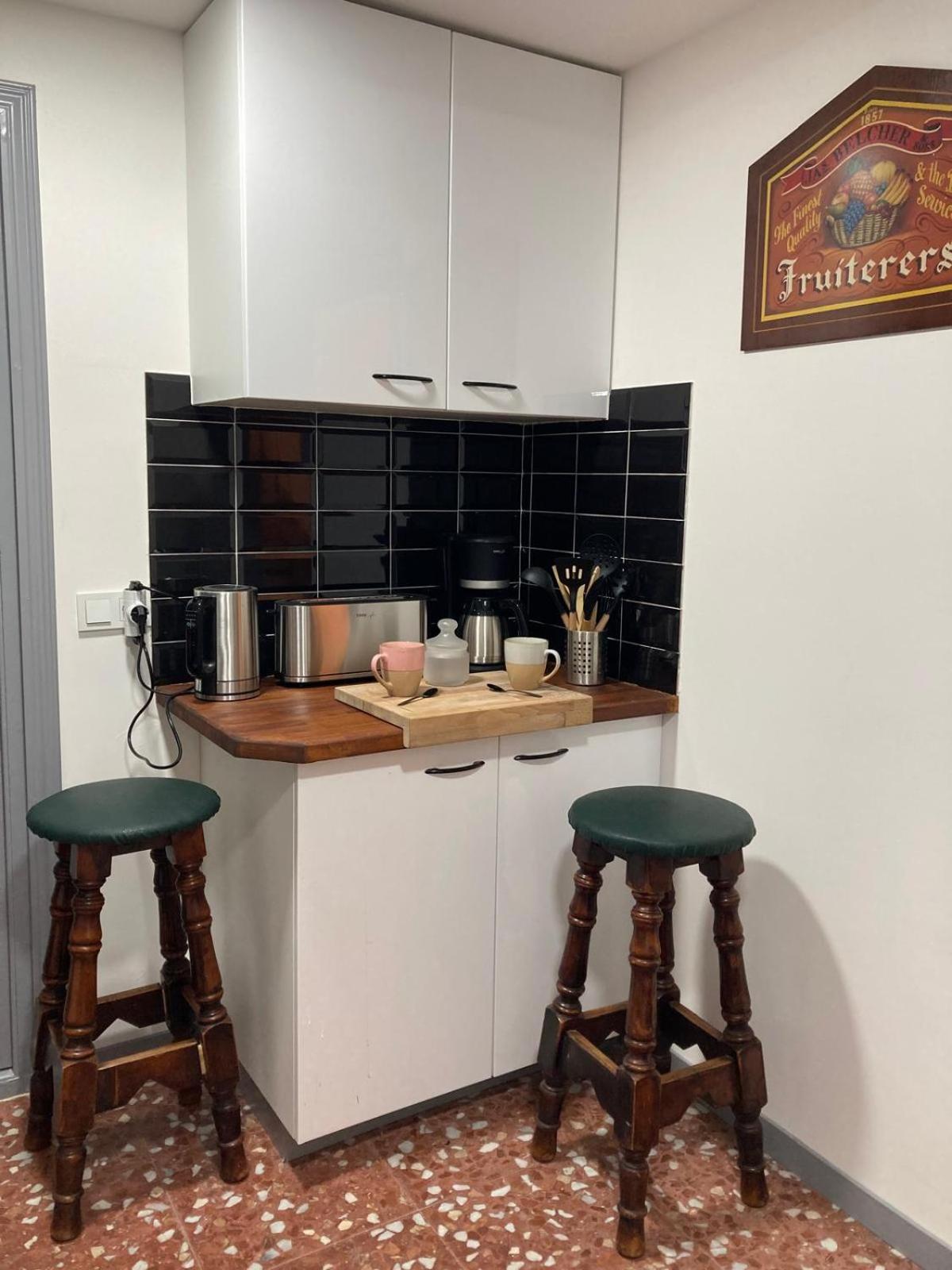 Amparo Home Family Stay near ADDA, Plaza de Toros & General Hospital