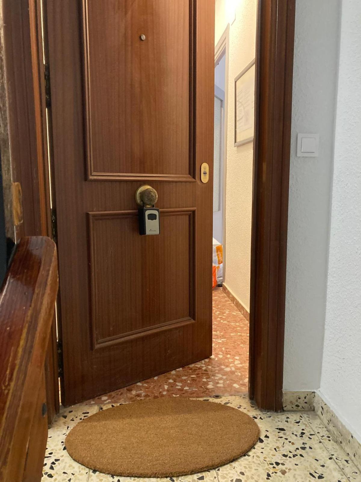 Amparo Home Family Stay near ADDA, Plaza de Toros & General Hospital
