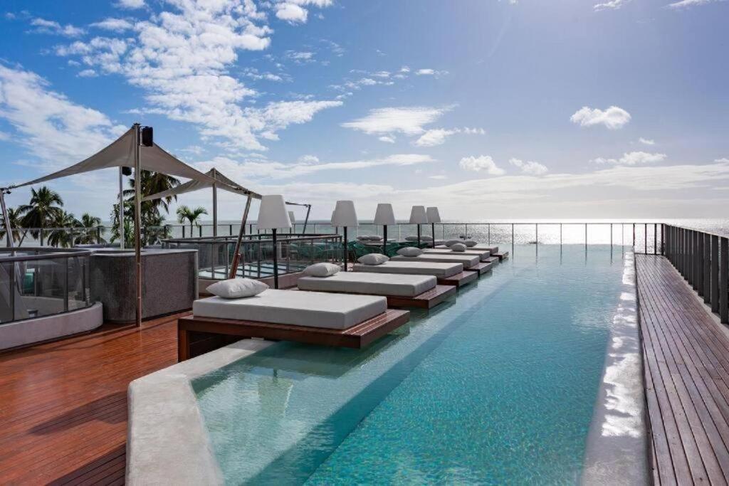Setai Yacht Beira Mar