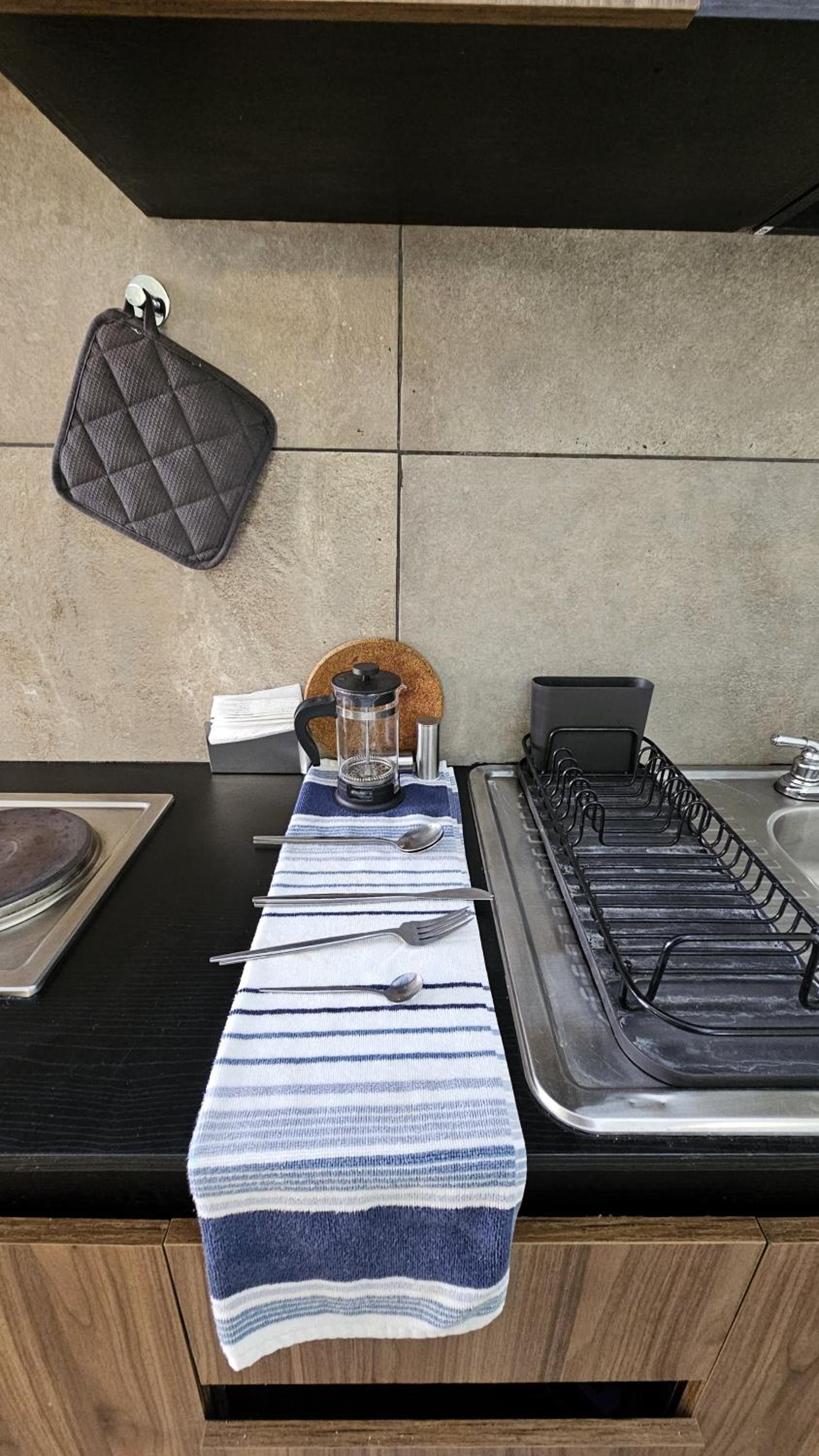 A30 Premium Suite BLACK PLUS Cocina Terraza Companies Work Teams 1-3 PAX