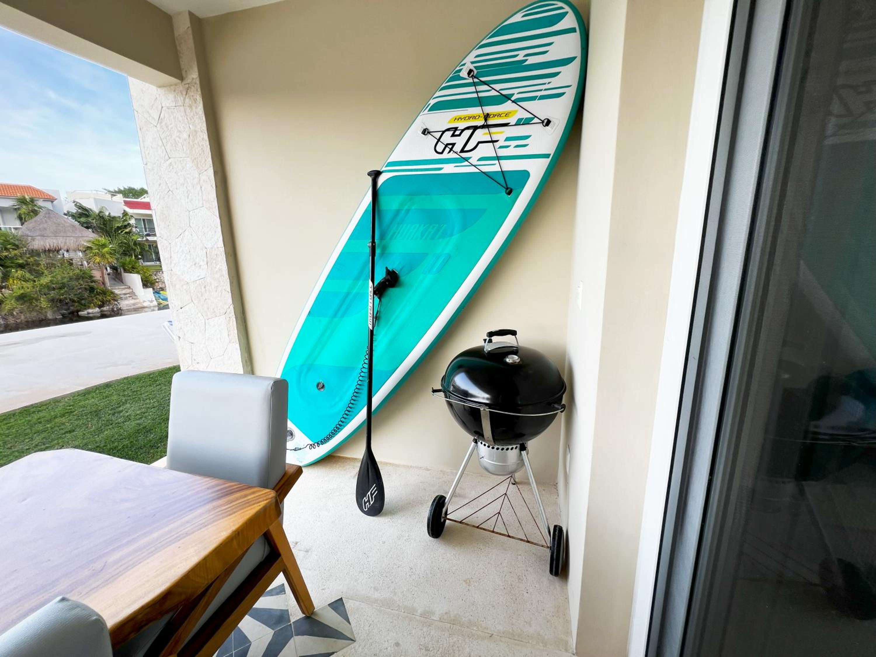 Lagoonfront Apartment with Pool and Beach Access