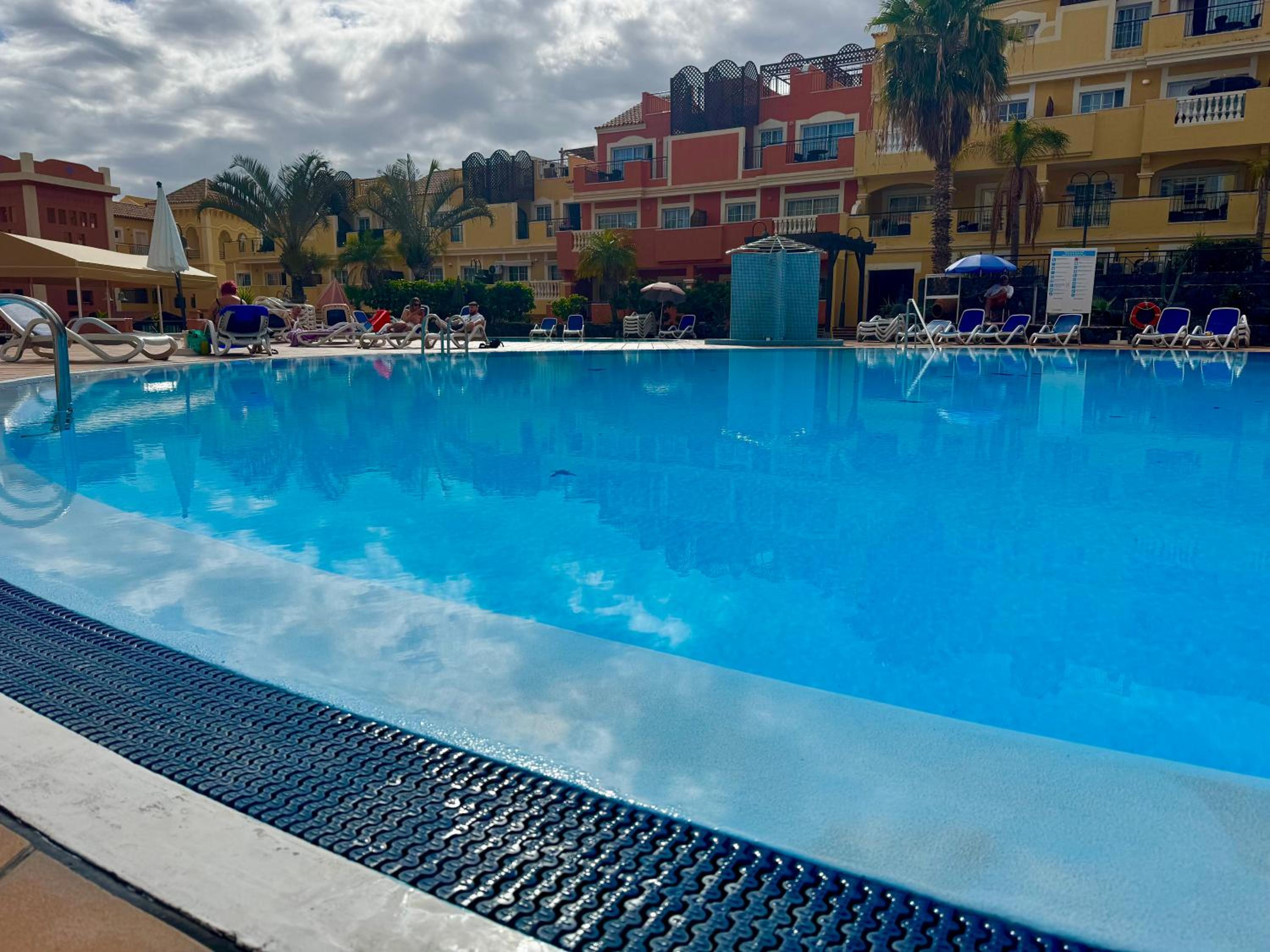 Prime Las Americas Getaway - Apartment with Huge Private Terrace & Pool Access