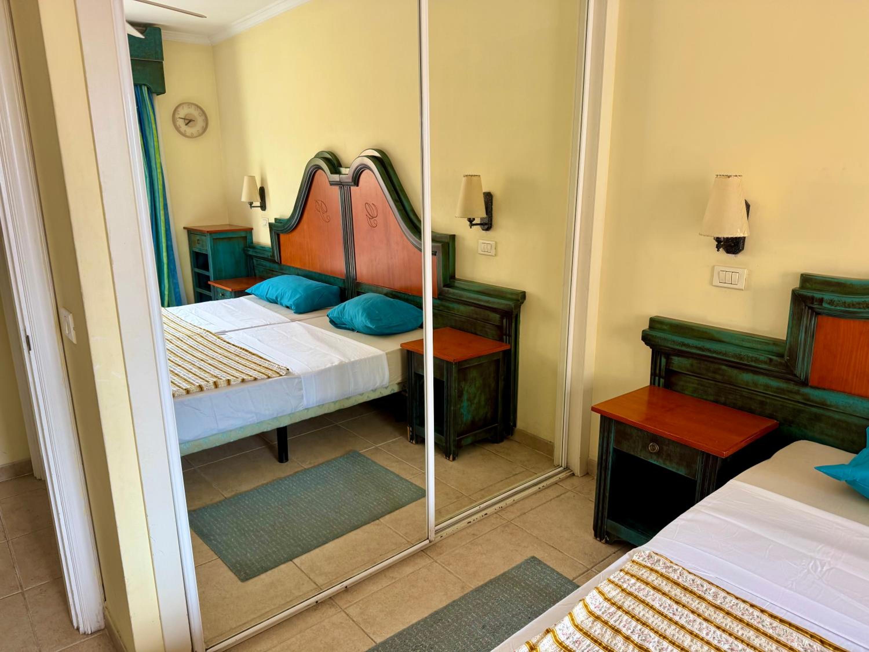 Prime Las Americas Getaway - Apartment with Huge Private Terrace & Pool Access