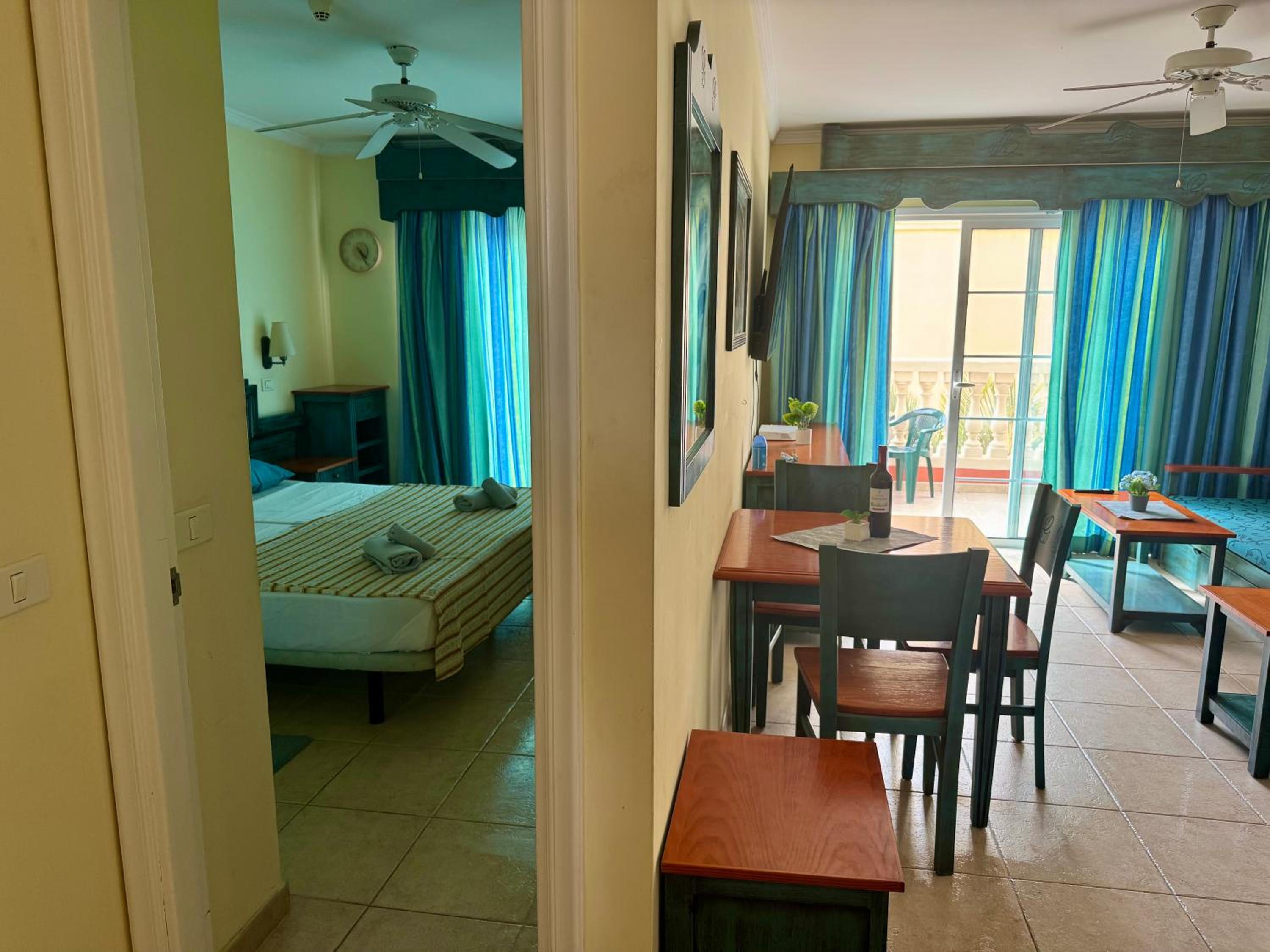 Prime Las Americas Getaway - Apartment with Huge Private Terrace & Pool Access